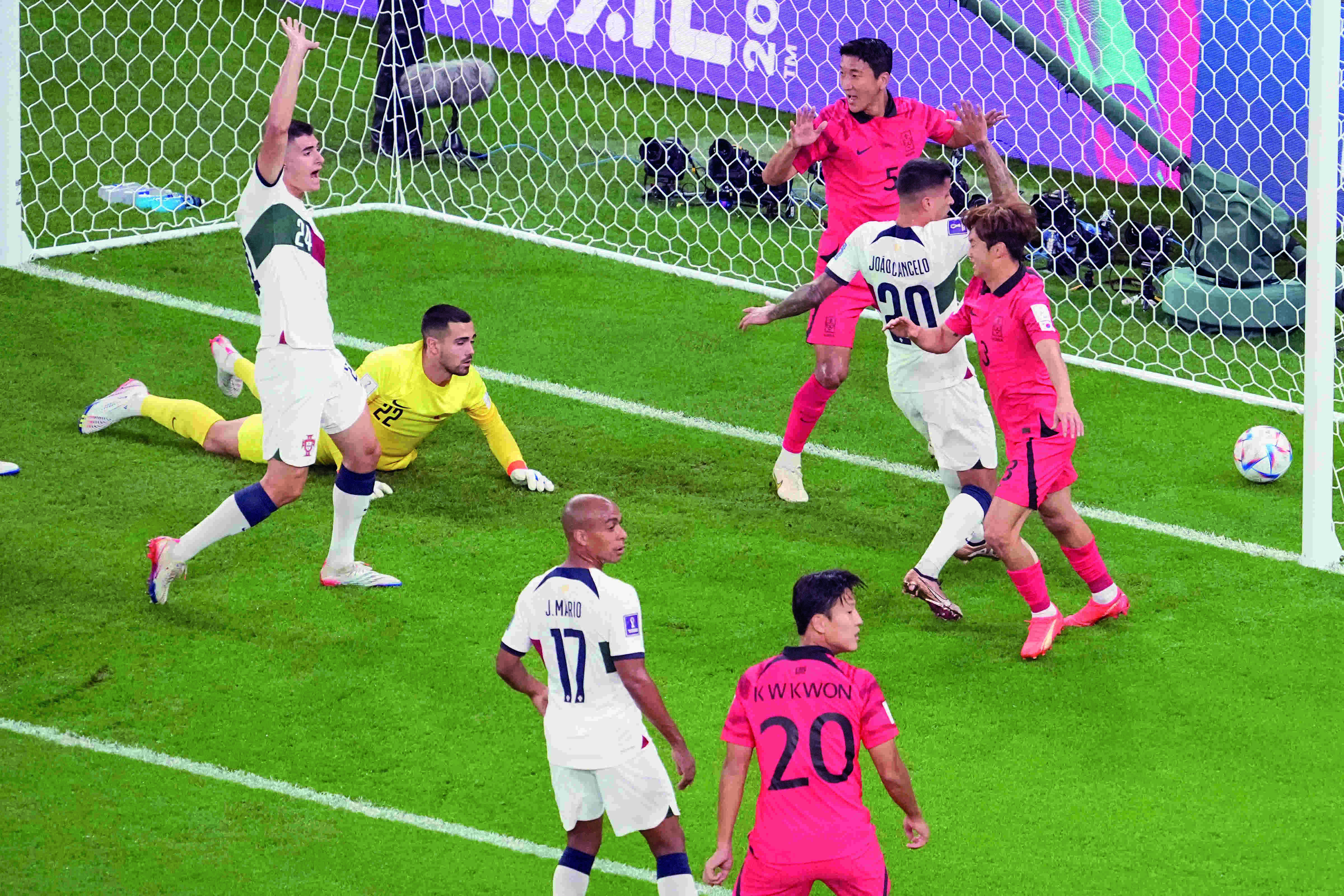 South Korea advance to round of 16 after beating Portugal 2-1 South Korea advance to round of 16 after beating Portugal 2-1