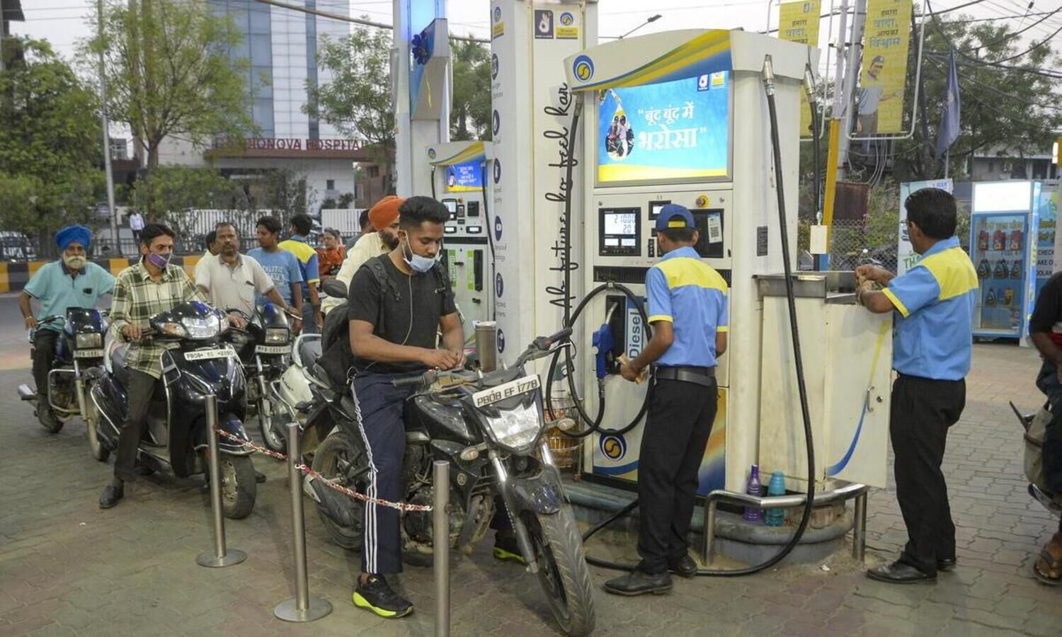 Oil price cap on Russian oil will benefit emerging markets, help constrain Putins finances: US