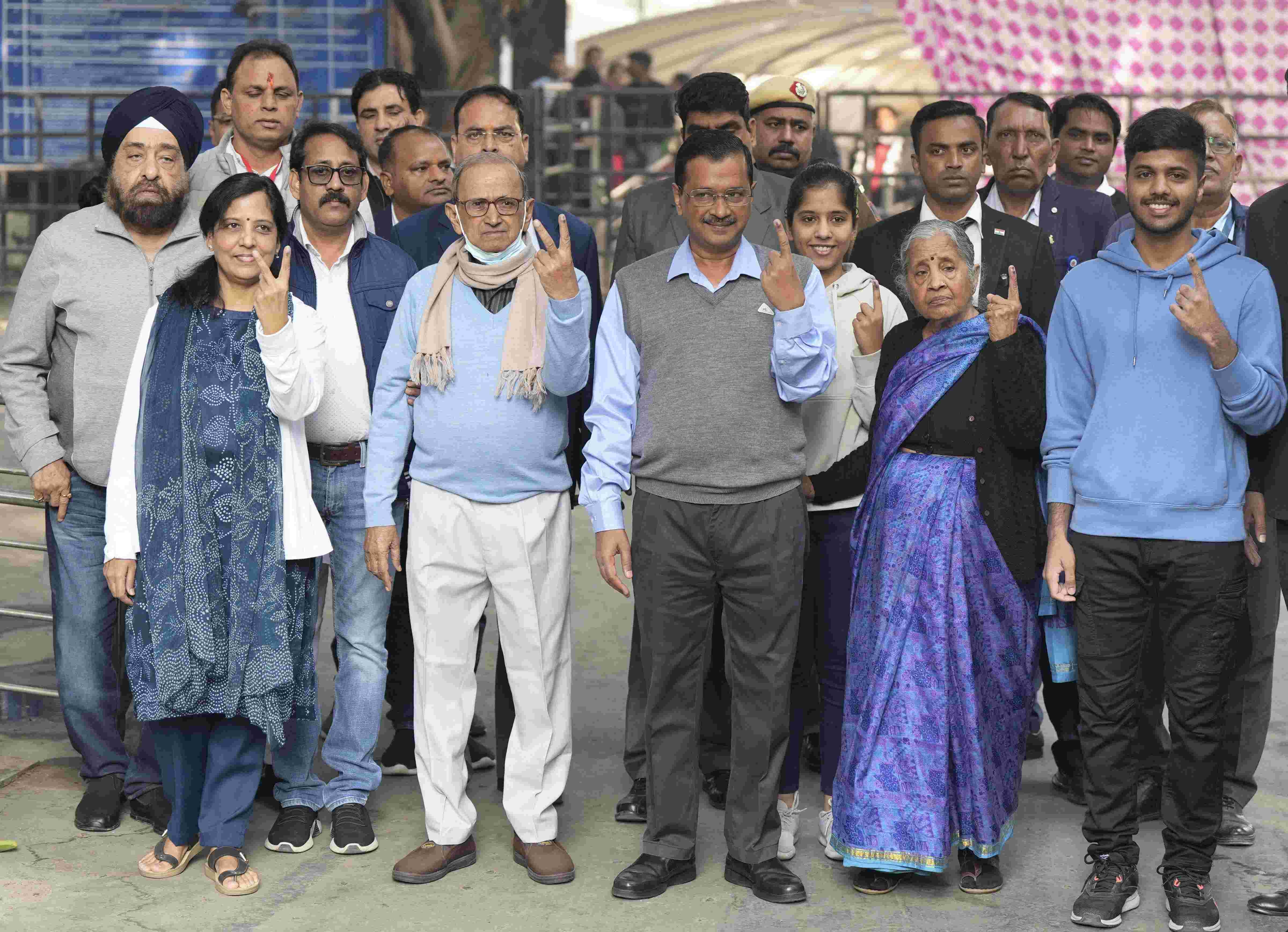 MCD polls: Kejriwal casts vote, says vote for party that works MCD polls: Kejriwal casts vote, says vote for party that works