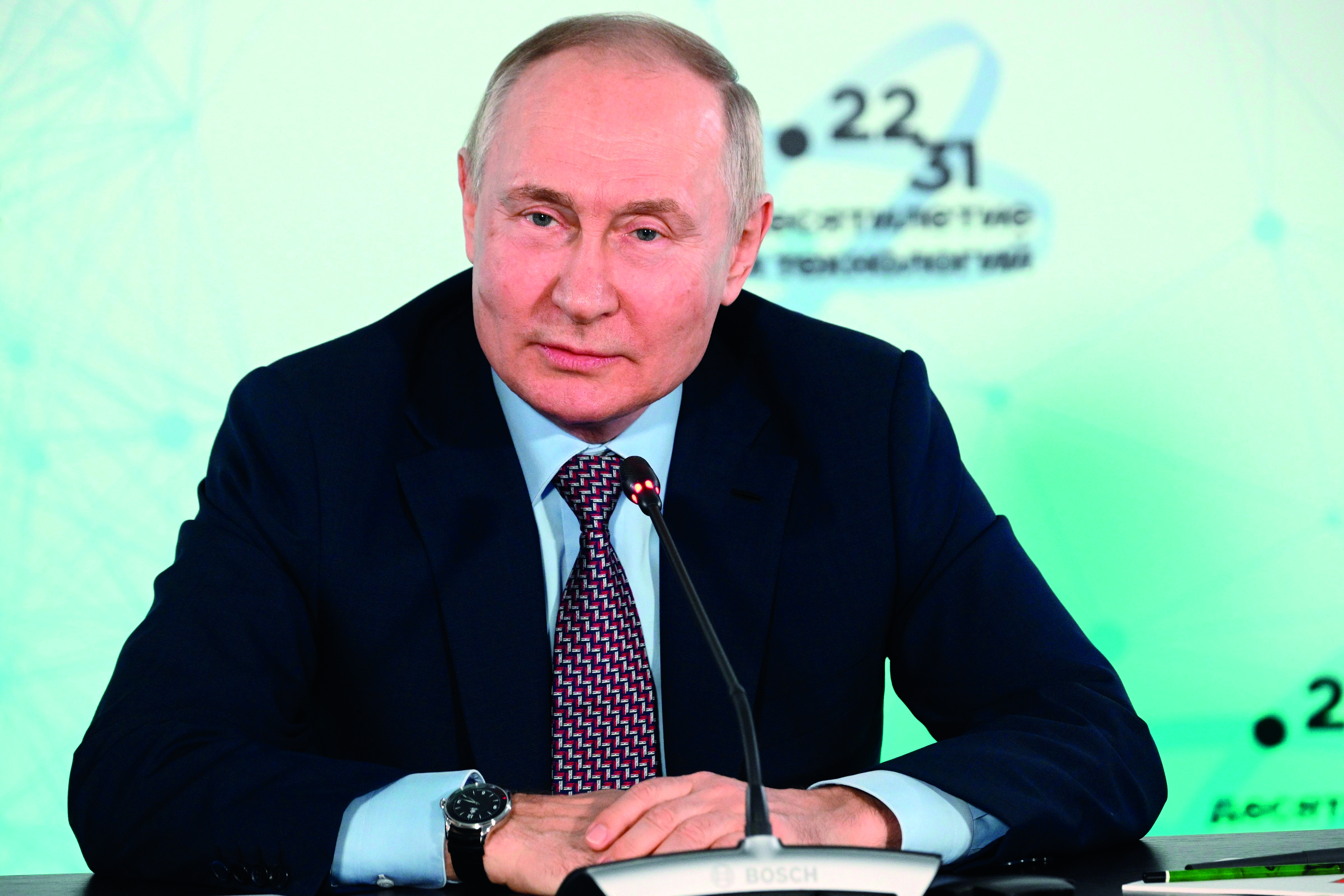 Russian oil cap begins, trying to pressure Putin on Ukraine