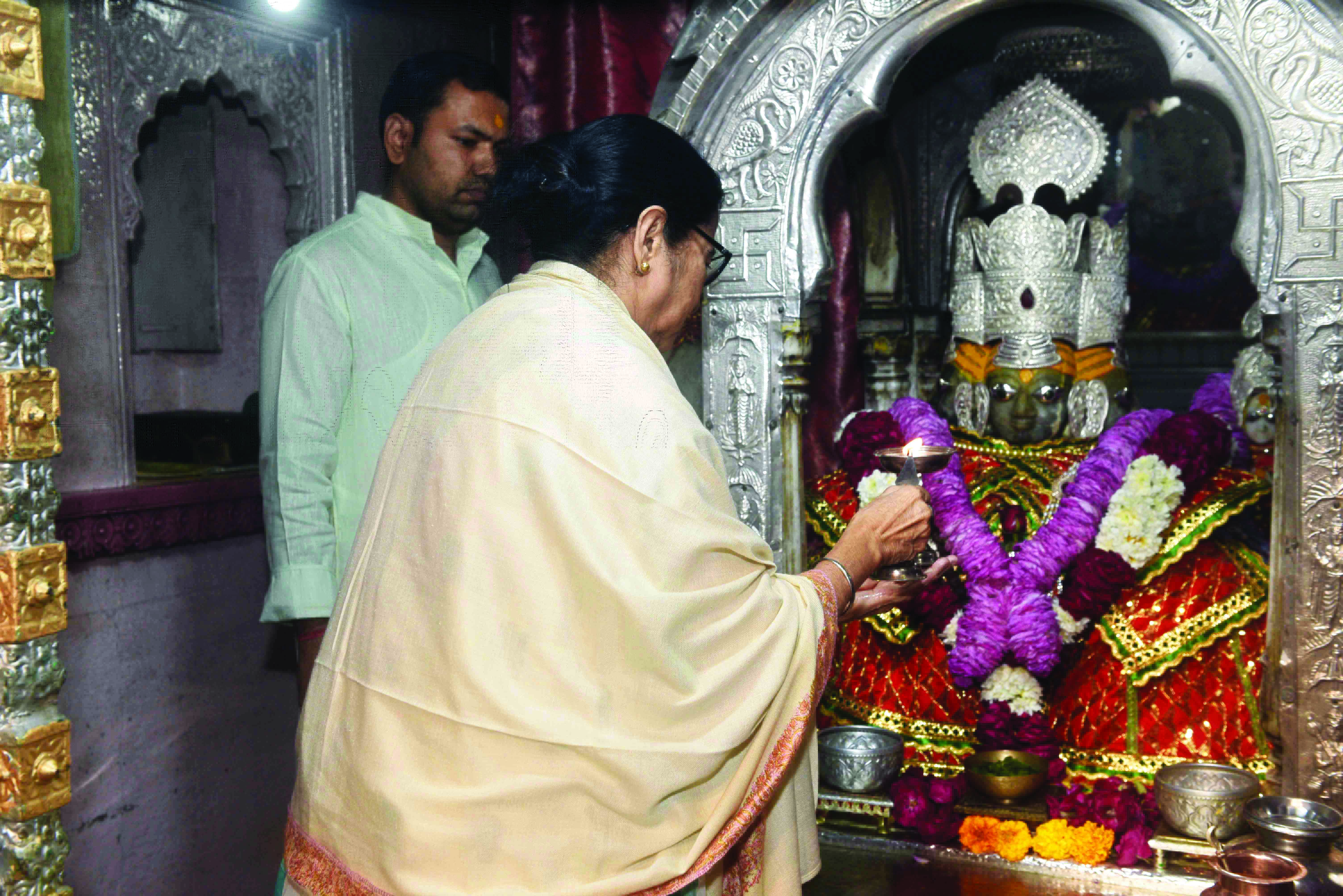 Mamata visits Ajmer Sharif, Pushkar temple