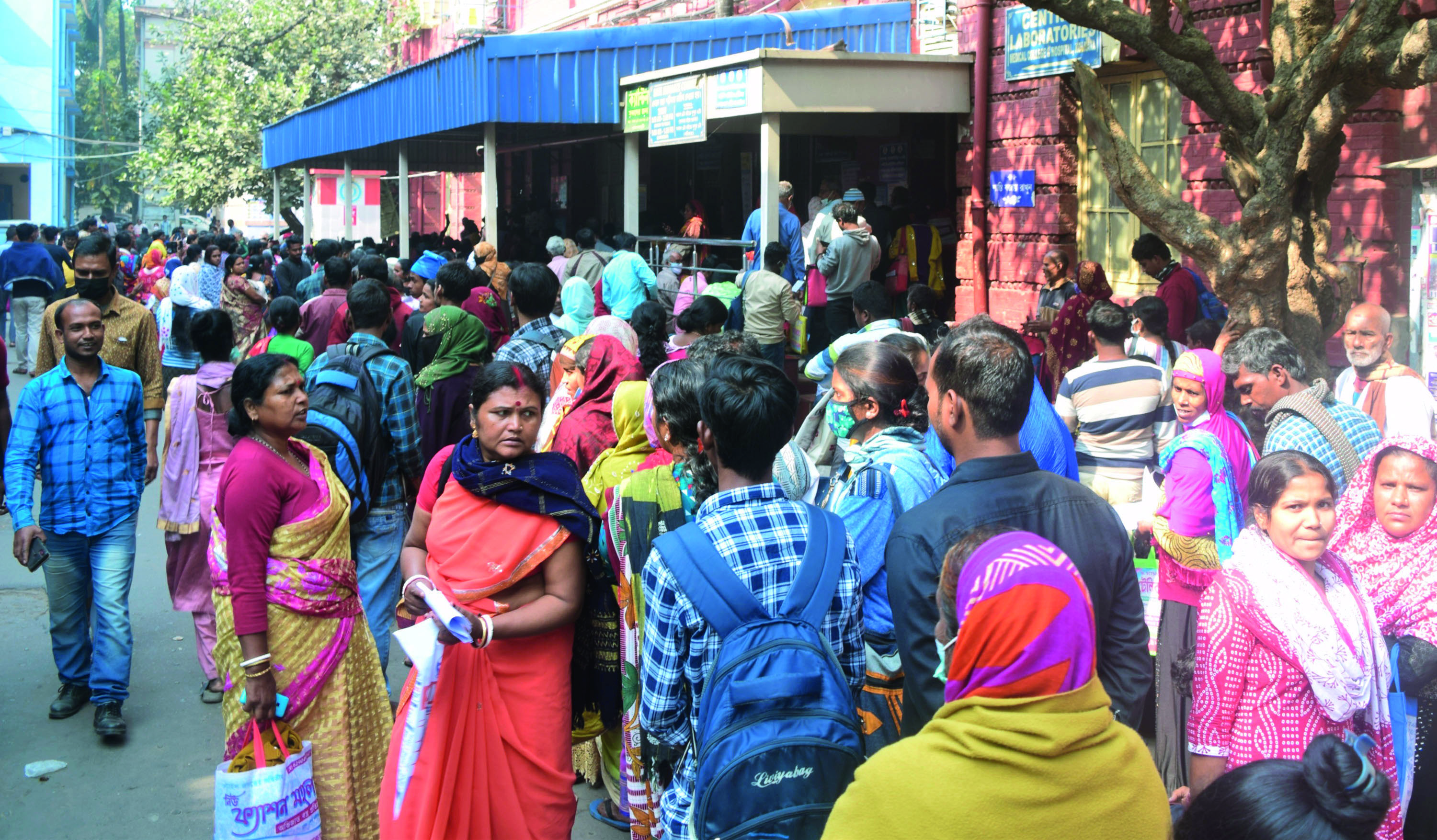 Cal Med College & Hosp stir: Junior docs withdraw gherao of sr officials