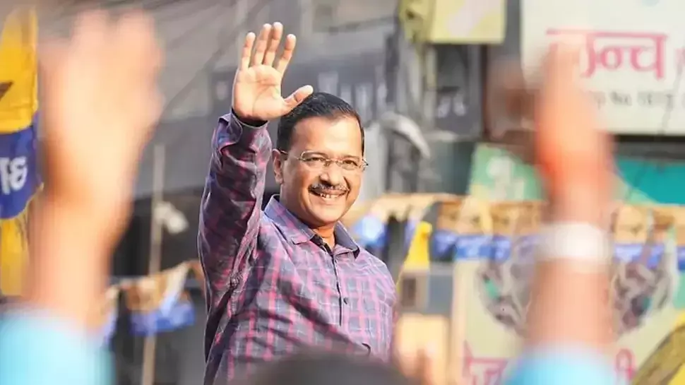 MCD Drama On The Rise: Both AAP, BJP Claim Their Councillors Are Being Tempted With Money MCD Drama On The Rise: Both AAP, BJP Claim Their Councillors Are Being Tempted With Money