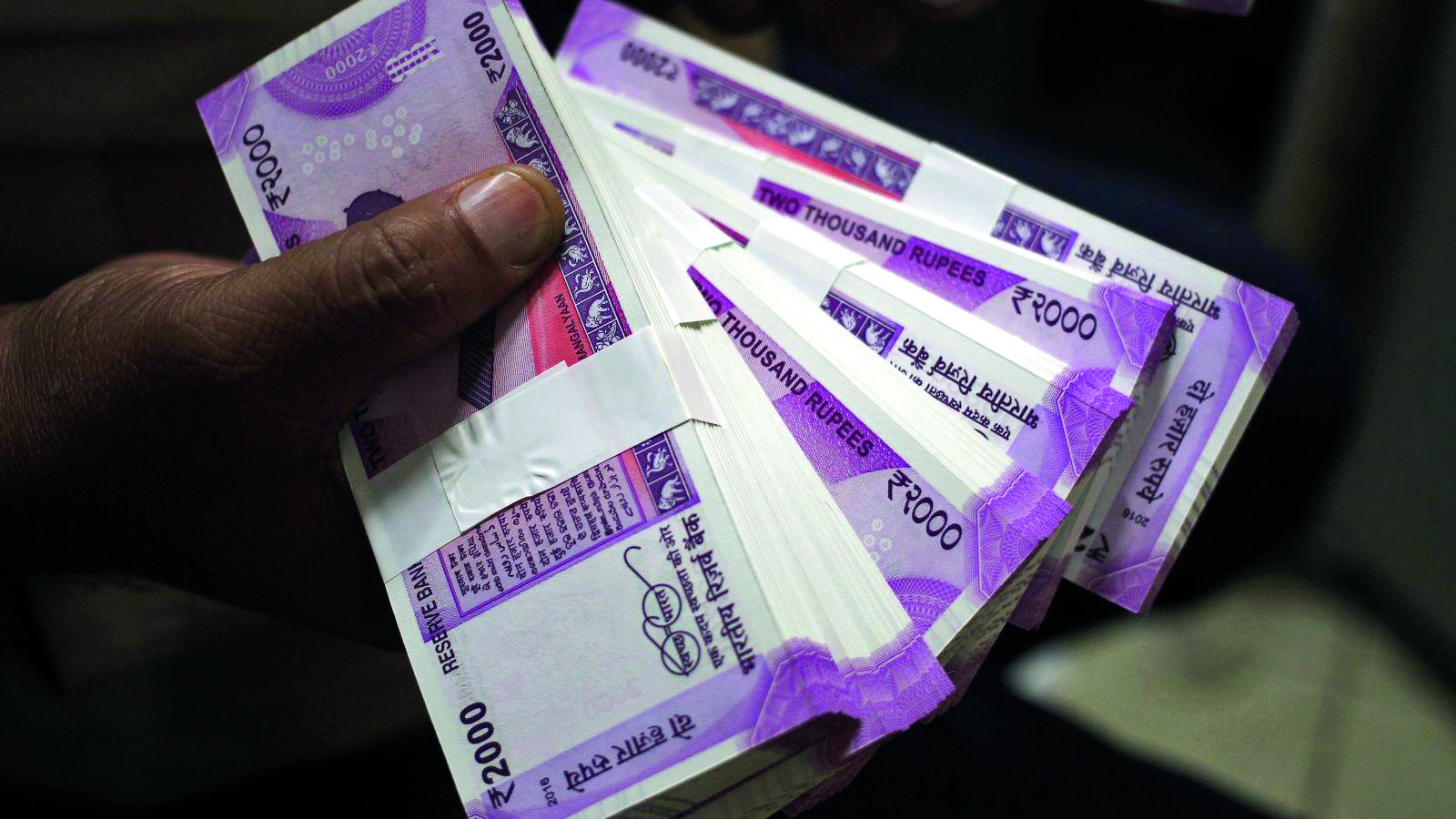 FPIs invest `4,500 cr in equities in Dec so far
