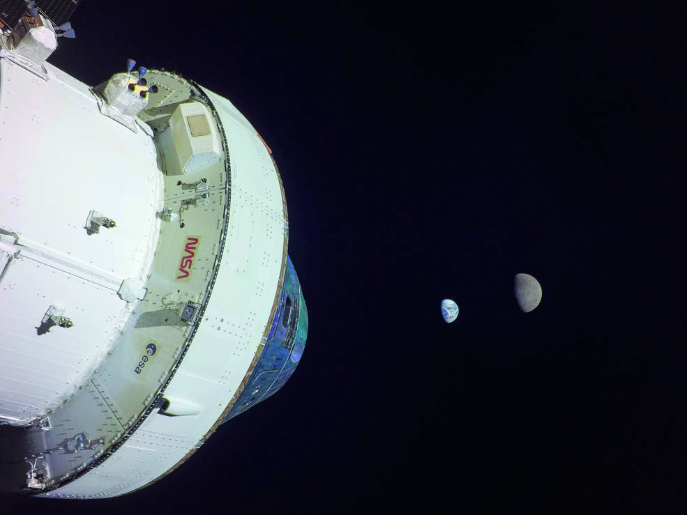 NASA Moon capsule Orion due to splash down NASA Moon capsule Orion due to splash down