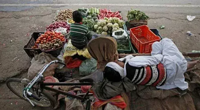 Indias November Retail Inflation Eases To 11-Month Low Of 5.88%