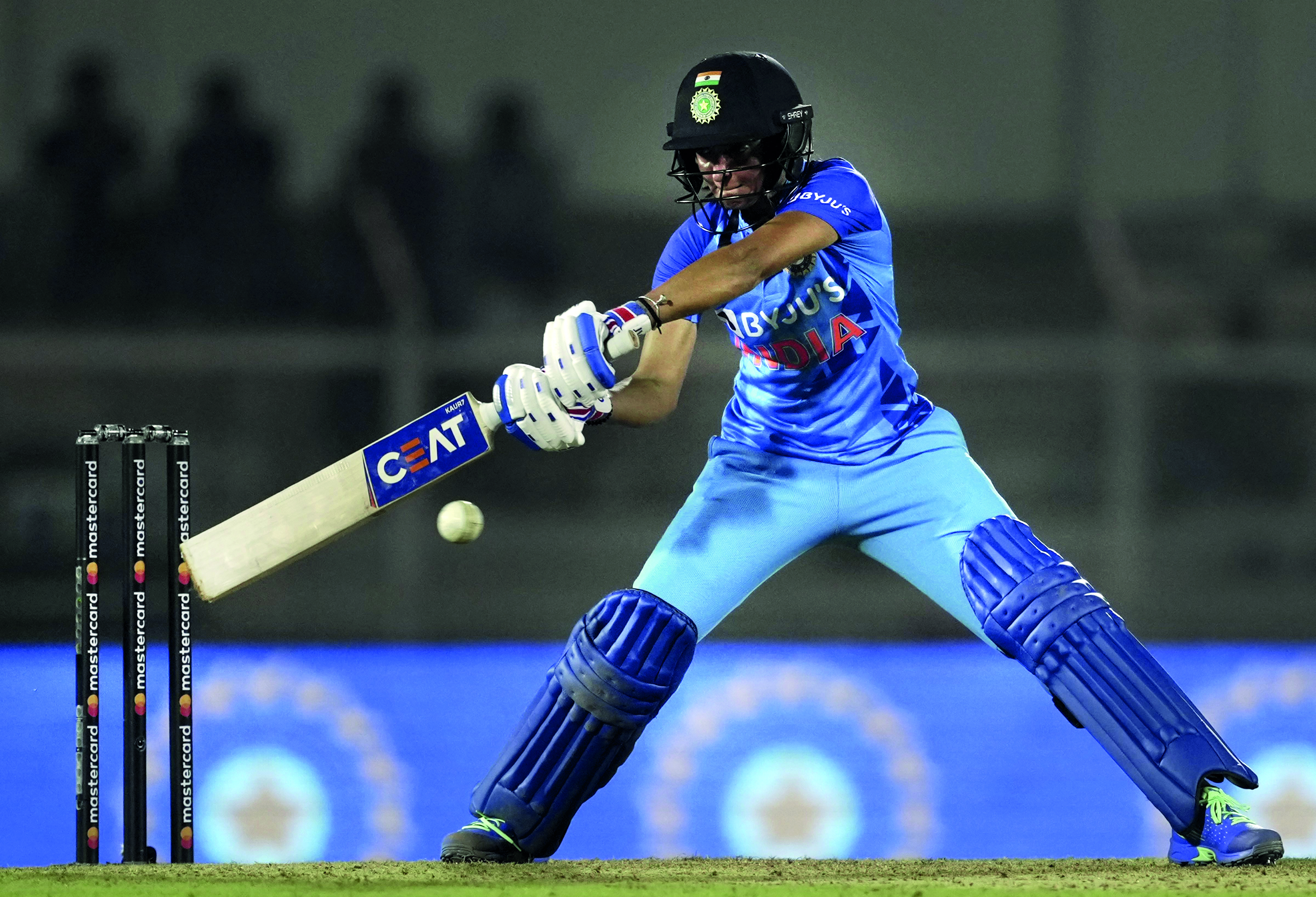 Indian women look to stay alive in T20I against Aus Indian women look to stay alive in T20I against Aus