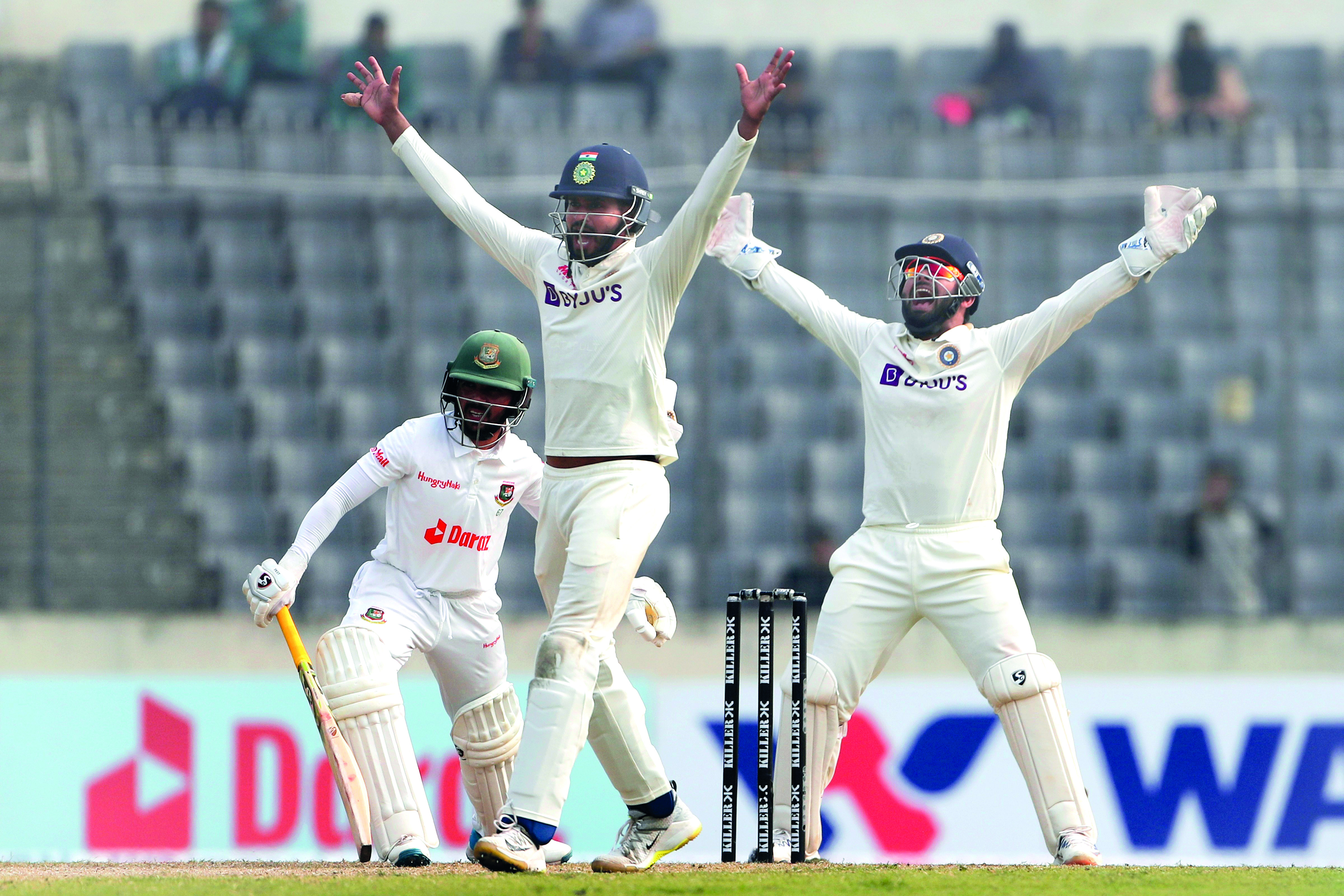 India bowl out Bdesh for 227 in second Test match