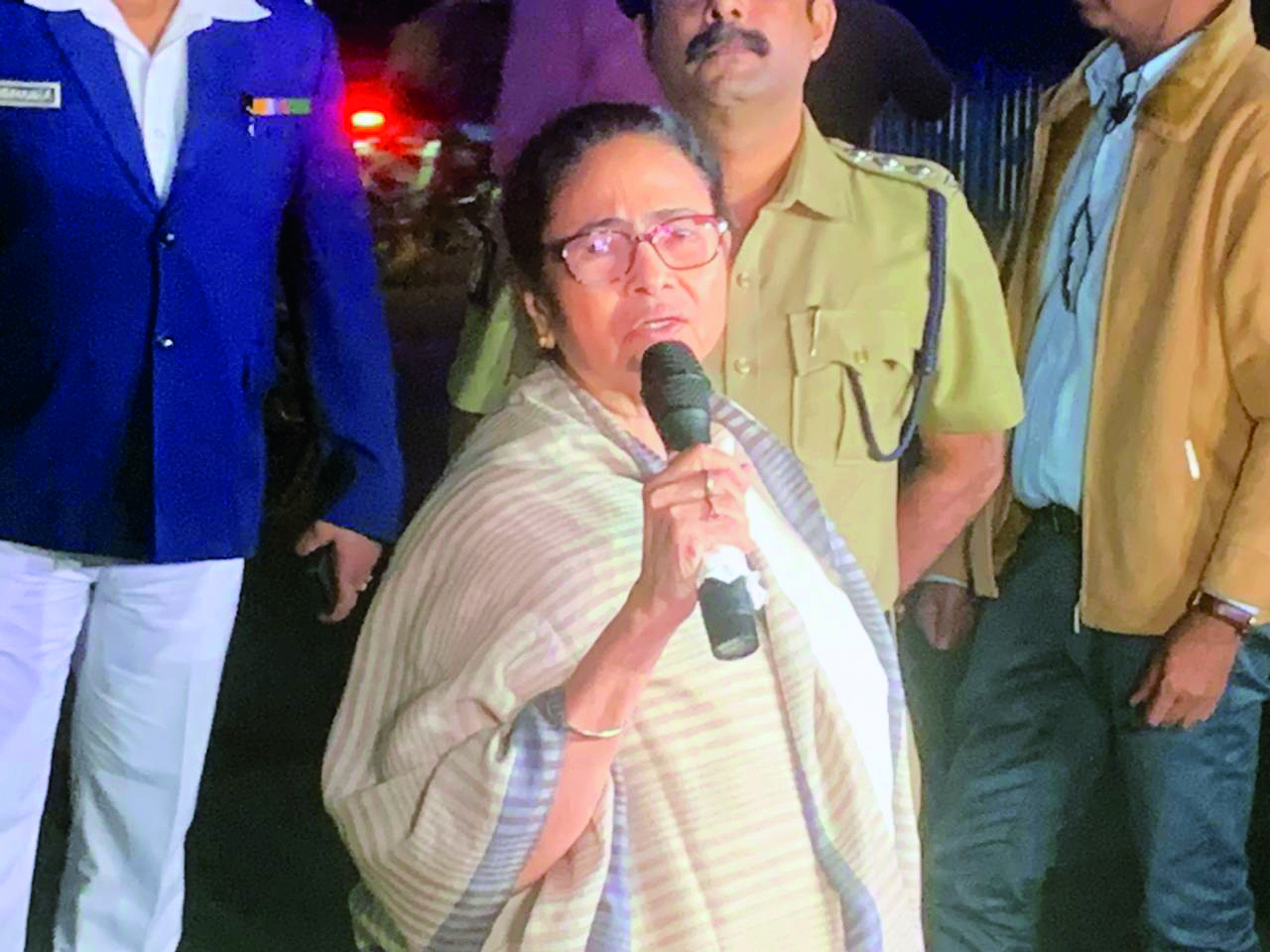 CM lauds Governor Ananda Bose, says he is cooperating with govt CM lauds Governor Ananda Bose, says he is cooperating with govt