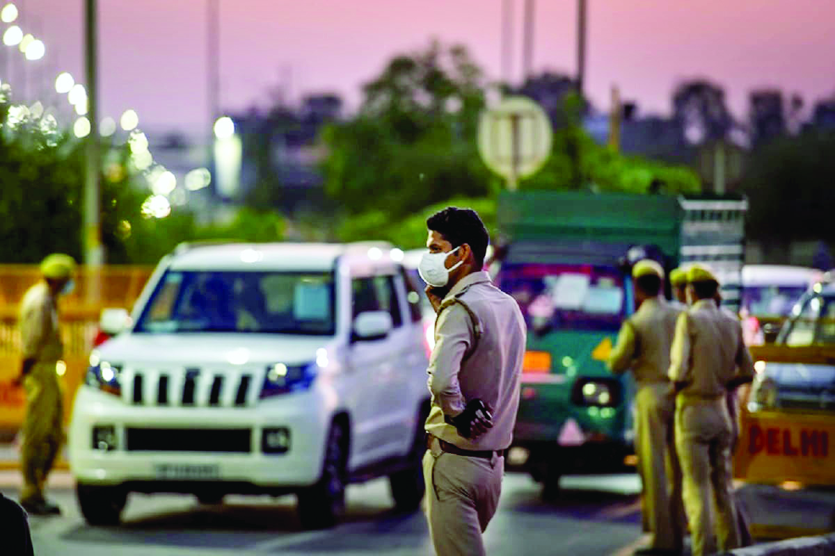 Cops bust gang of wedding thieves Cops bust gang of wedding thieves