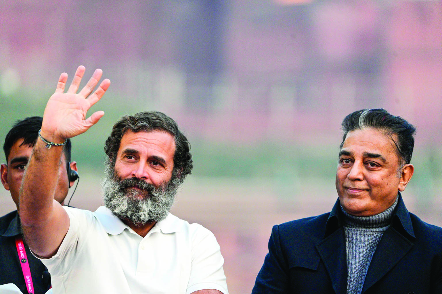 BJP uses communal hatred as weapon, says Rahul in Delhi BJP uses communal hatred as weapon, says Rahul in Delhi