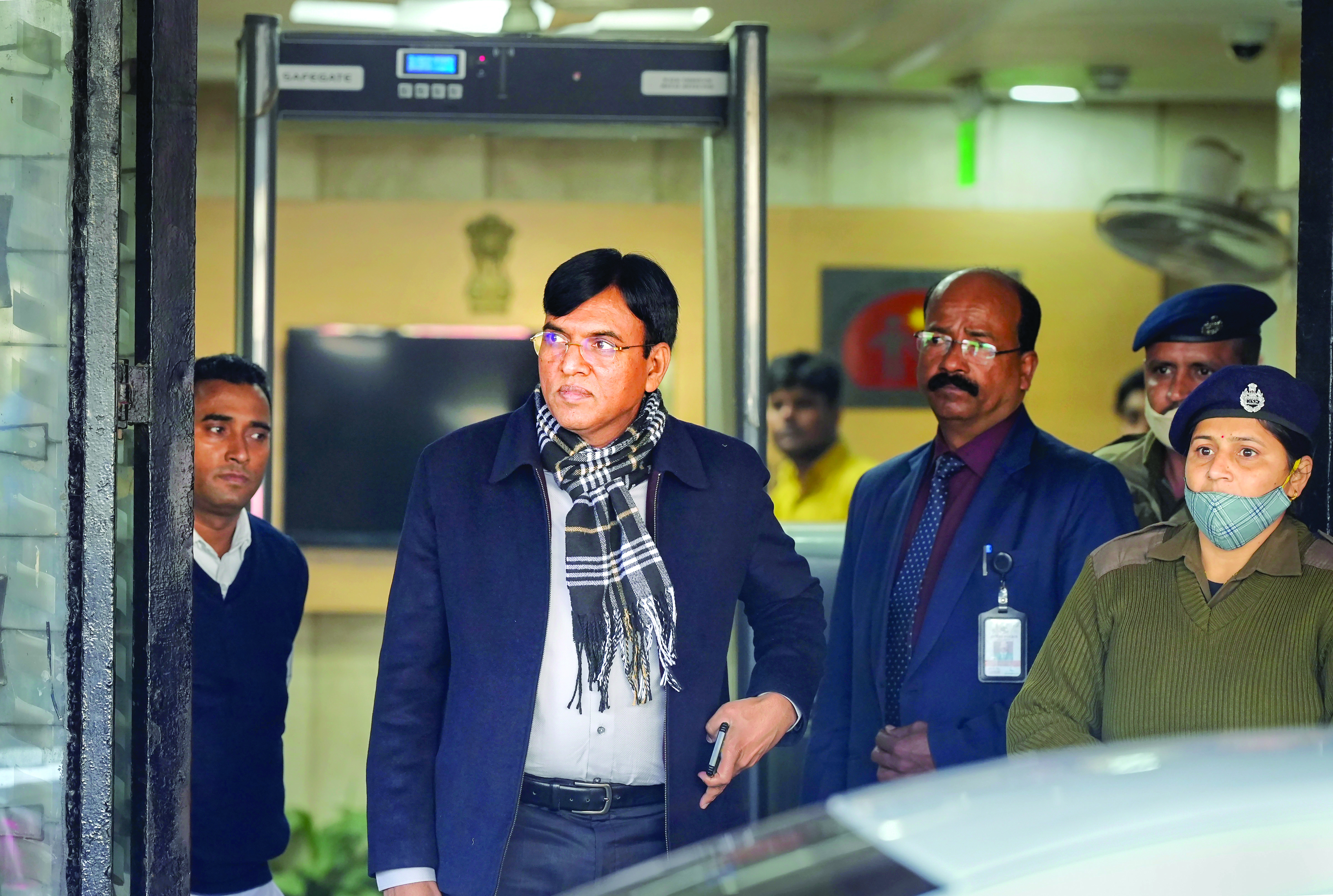Mandaviya urges doctors to join fight against Covid Mandaviya urges doctors to join fight against Covid