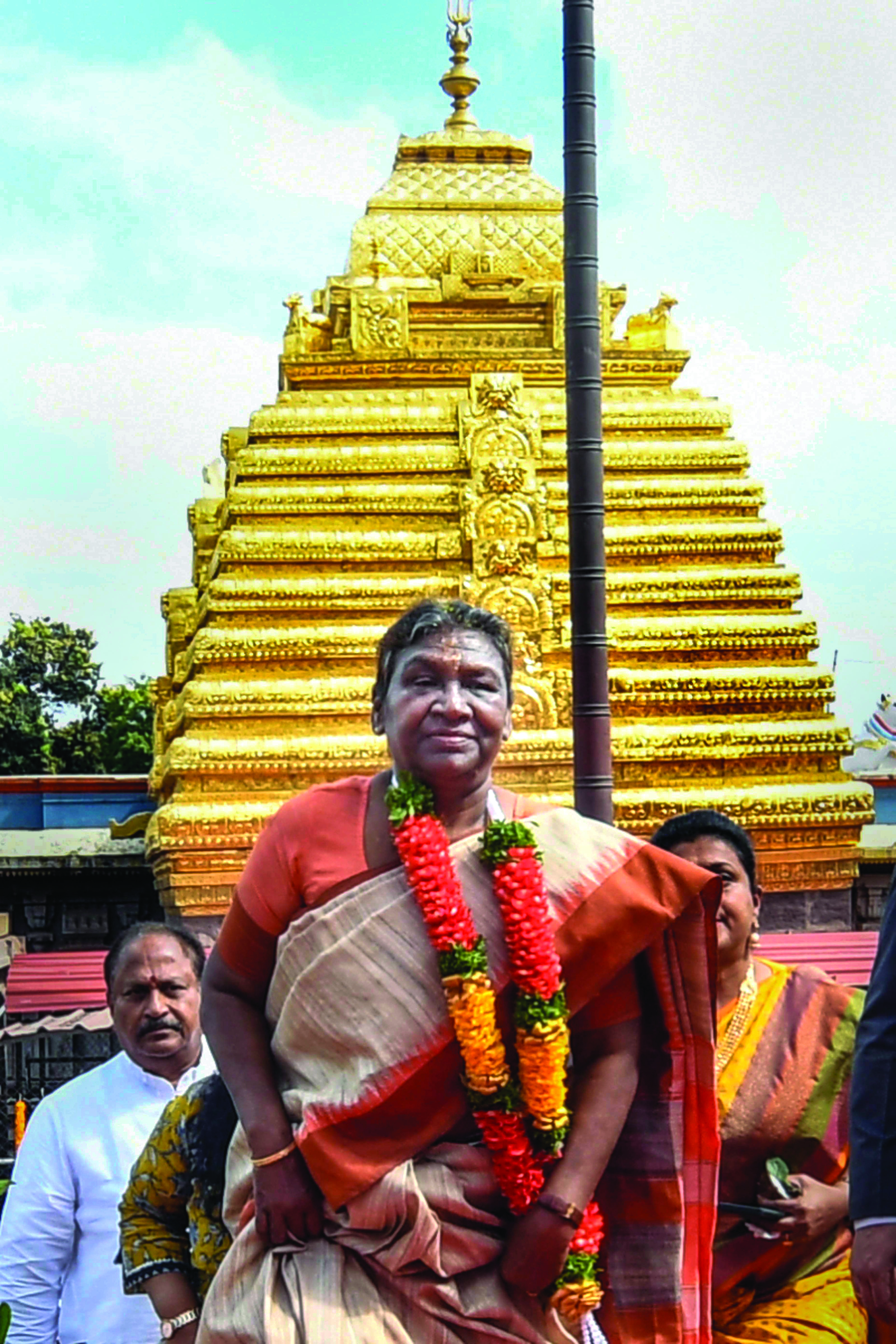 Prez begins winter sojourn with temple visit in Andhra Prez begins winter sojourn with temple visit in Andhra