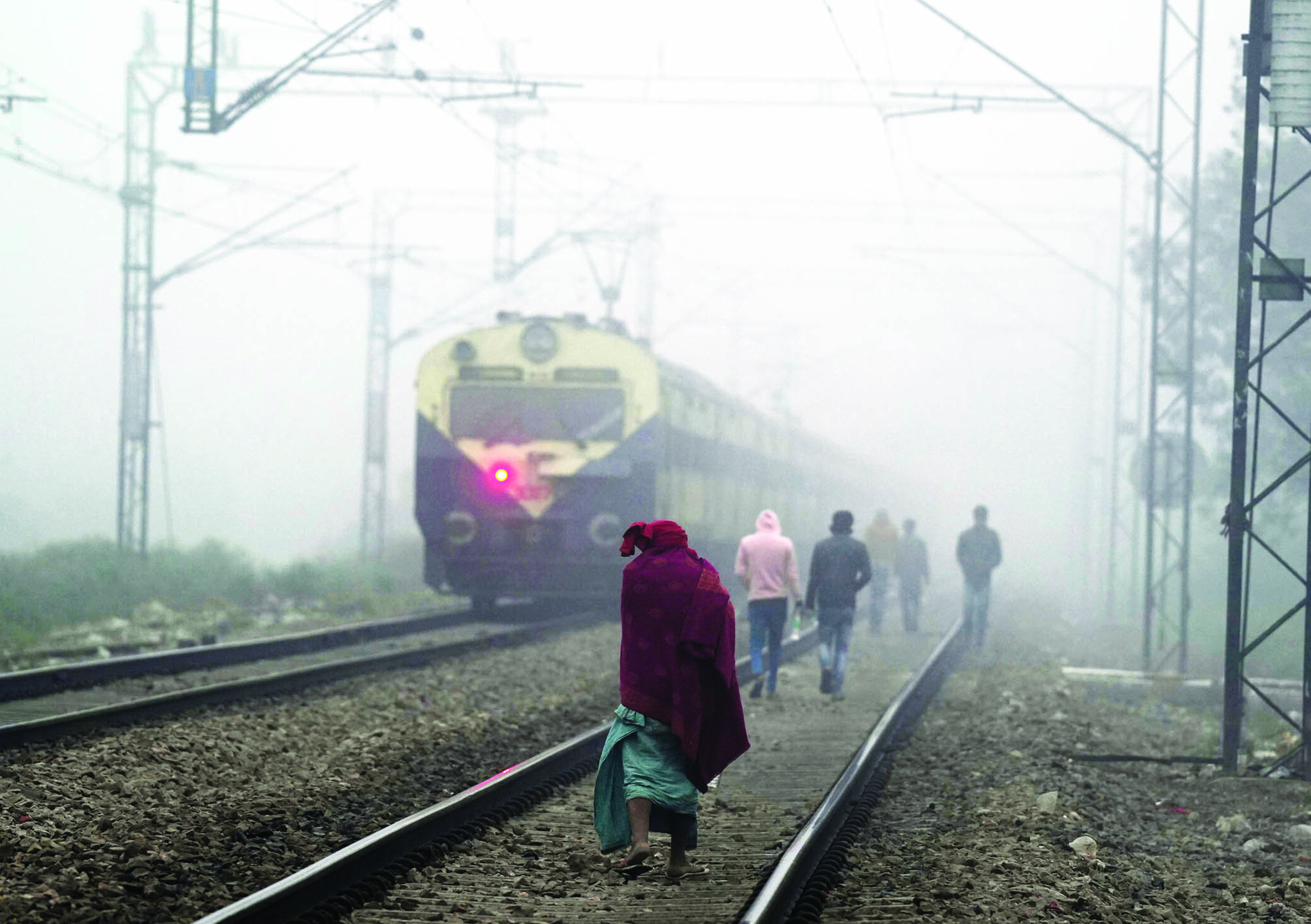 Non-essential construction work banned in Delhi-NCR Non-essential construction work banned in Delhi-NCR