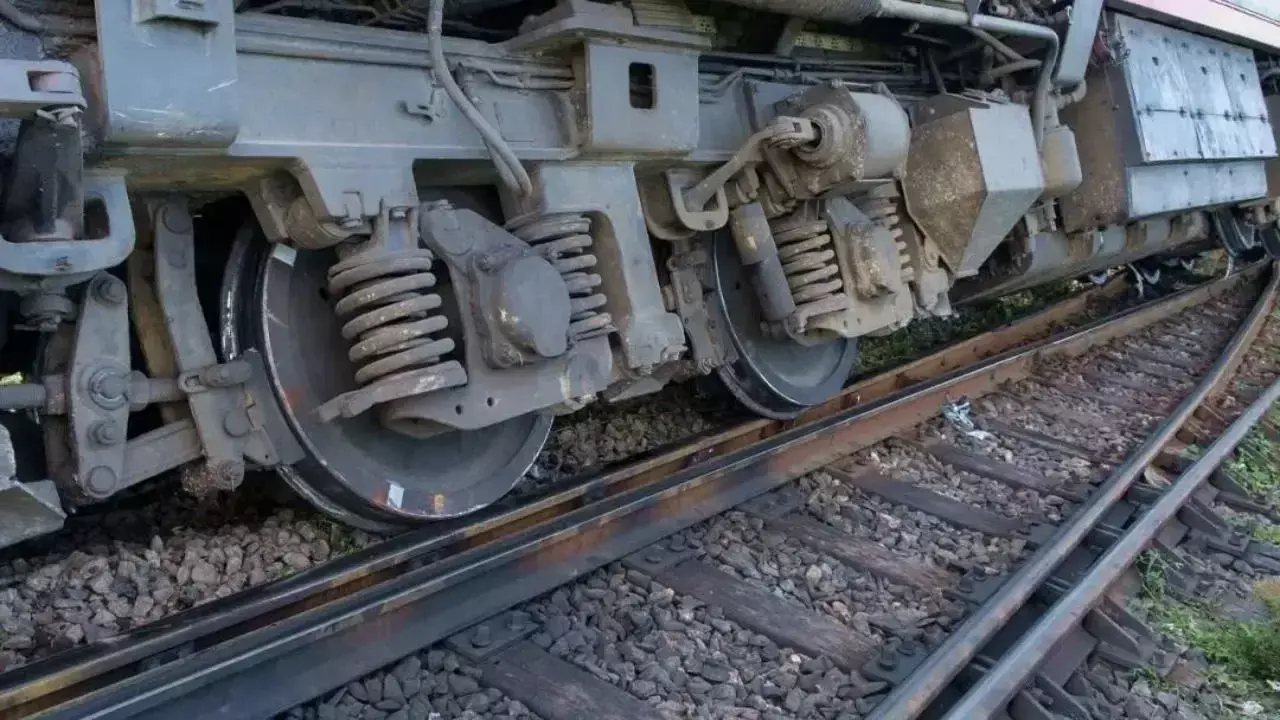 11 Coaches Of Suryanagri Express Derail In Rajasthans Pali 11 Coaches Of Suryanagri Express Derail In Rajasthans Pali