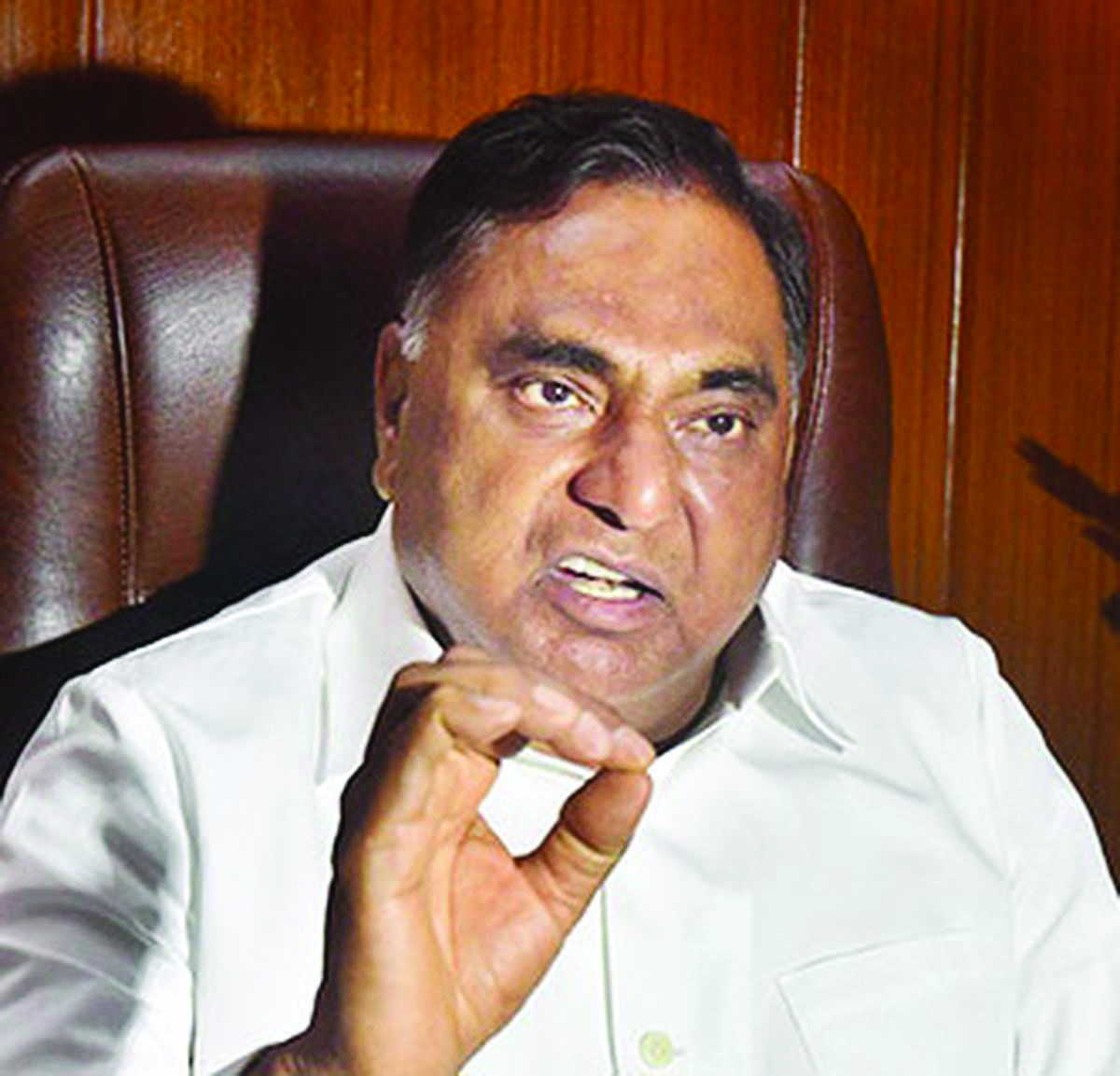 AAP looting land of farmers at throwaway prices: BJP AAP looting land of farmers at throwaway prices: BJP