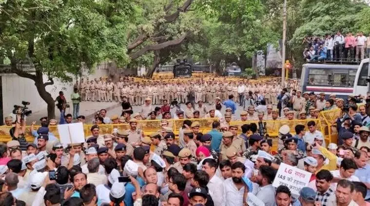 Womans Body Dragged By Car: AAP Stages Protest Outside Delhi L-Gs Residence