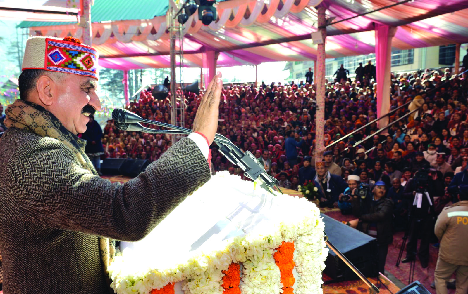 Himachal govt scene shifts to Dharamshala