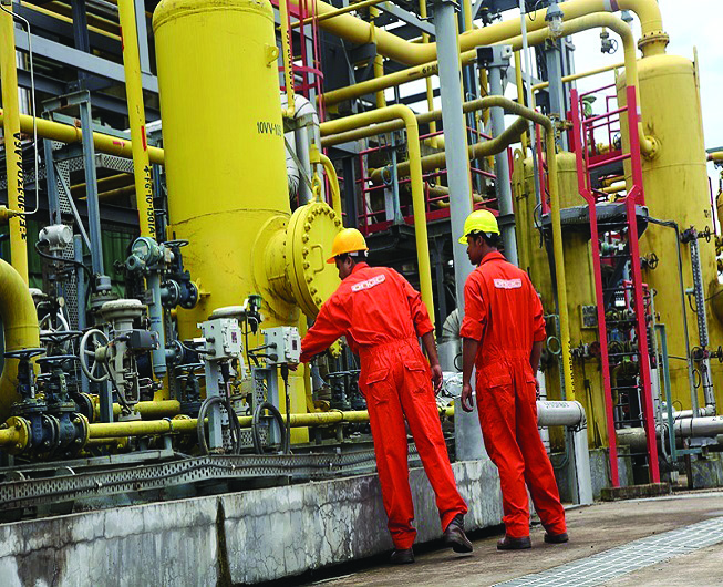 ONGCs Sagar Samrat starts oil, gas output in Arabian Sea