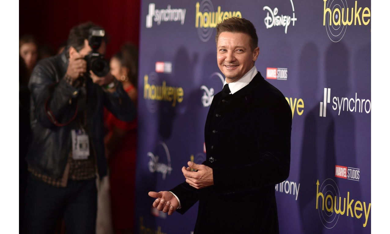 Jeremy Renner Thanks Fans For Kind Words After Snow Ploughing Accident Jeremy Renner Thanks Fans For Kind Words After Snow Ploughing Accident