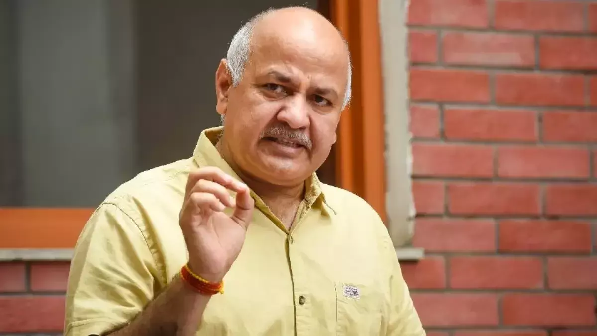 Manish Sisodia meets family of Delhi woman dragged under car, promises government job to kin