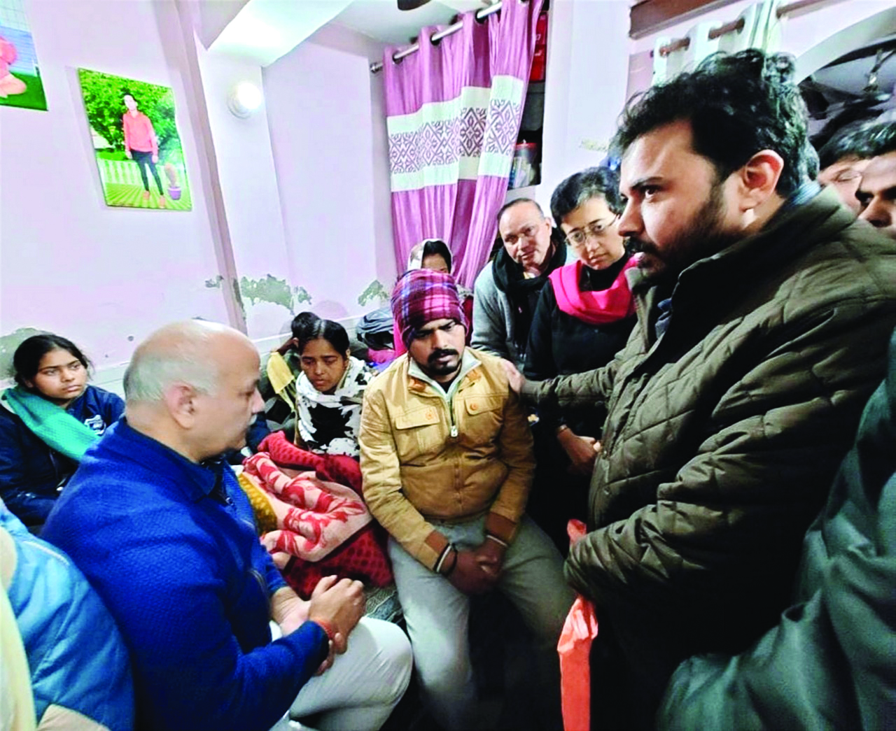 Person stops even if polythene is stuck in car: Dy CM Sisodia Person stops even if polythene is stuck in car: Dy CM Sisodia