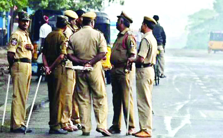 Noida: Accused escapes from police   custody, six policemen suspended