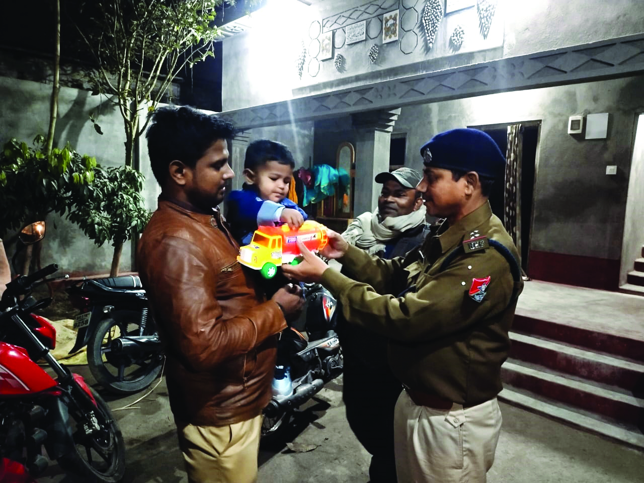 Indian Armyman reunites toy lost in train with 19-month-old
