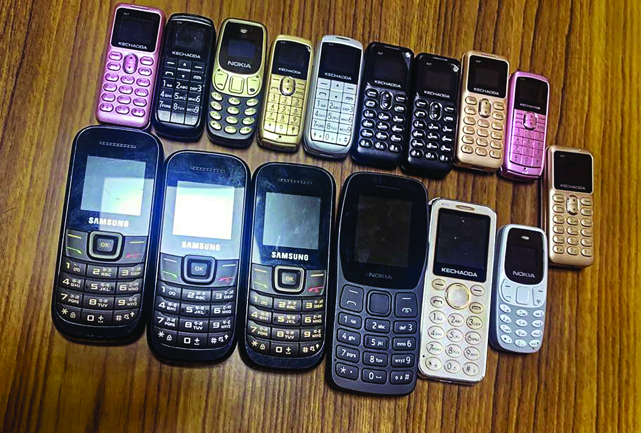 5 officials suspended after mobile phones recovered from Mandoli jail