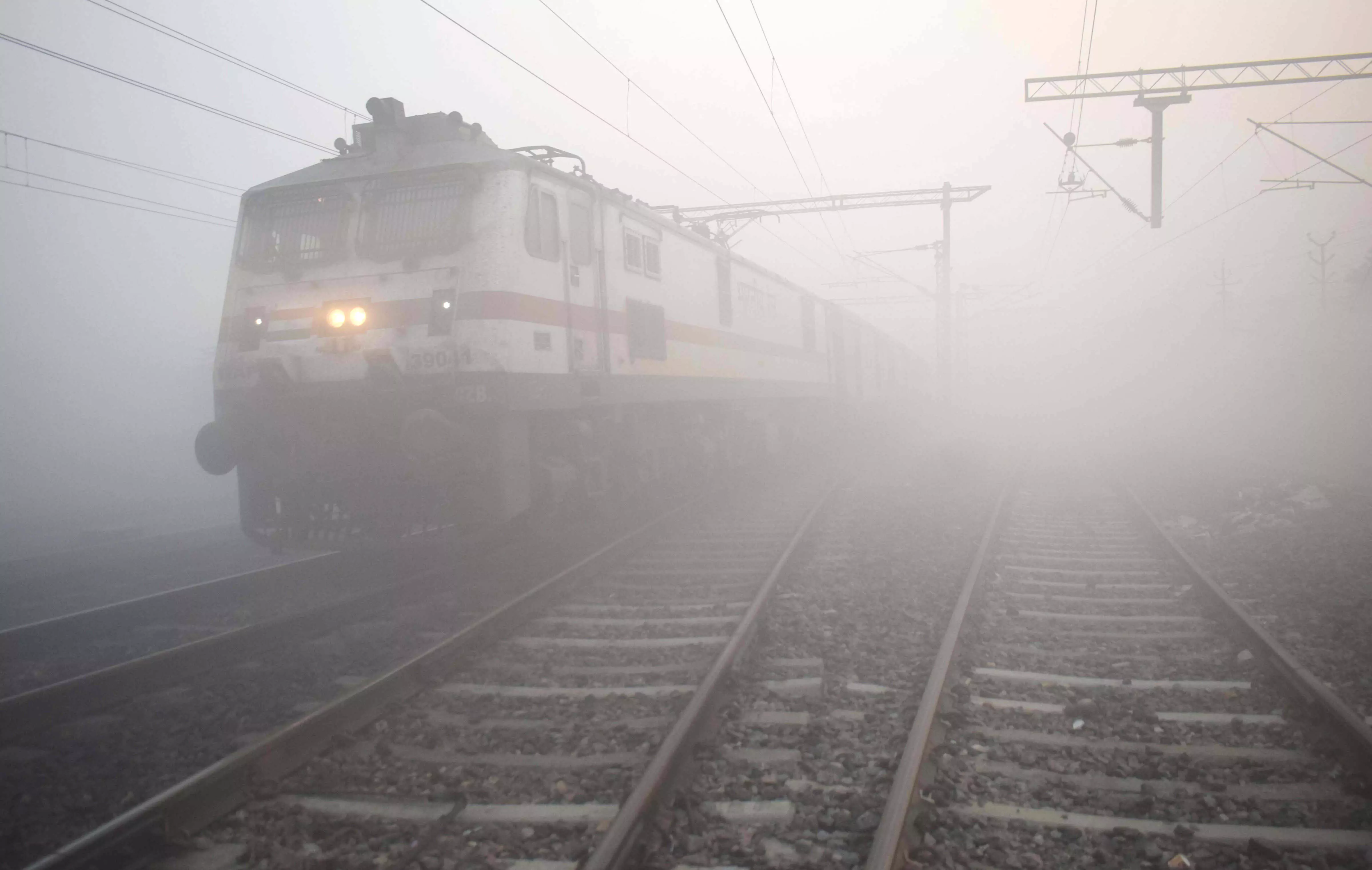 335 trains delayed, 88 cancelled, 31 diverted and 33 short terminated due to foggy weather: Railways