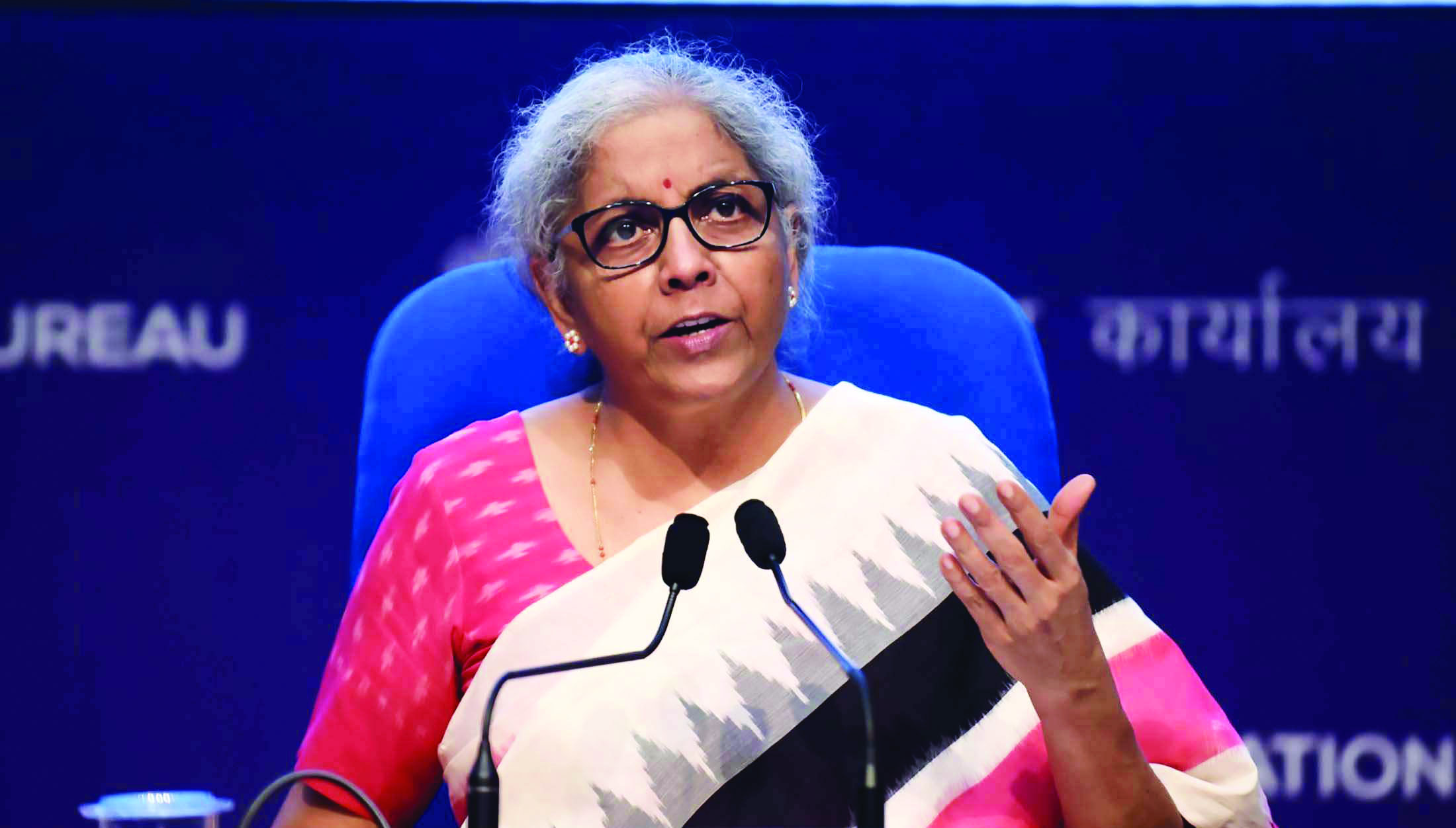 FM distributes loans worth `1,550 cr to street vendors, small merchants