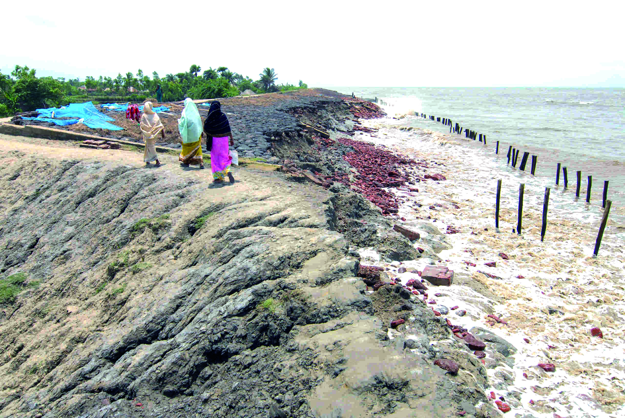 State to use excavated soil from River Muri Ganga to repair embankments