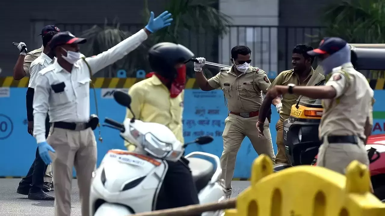 Salesman beaten up by 2 policemen in UP for denying free liquor cartons