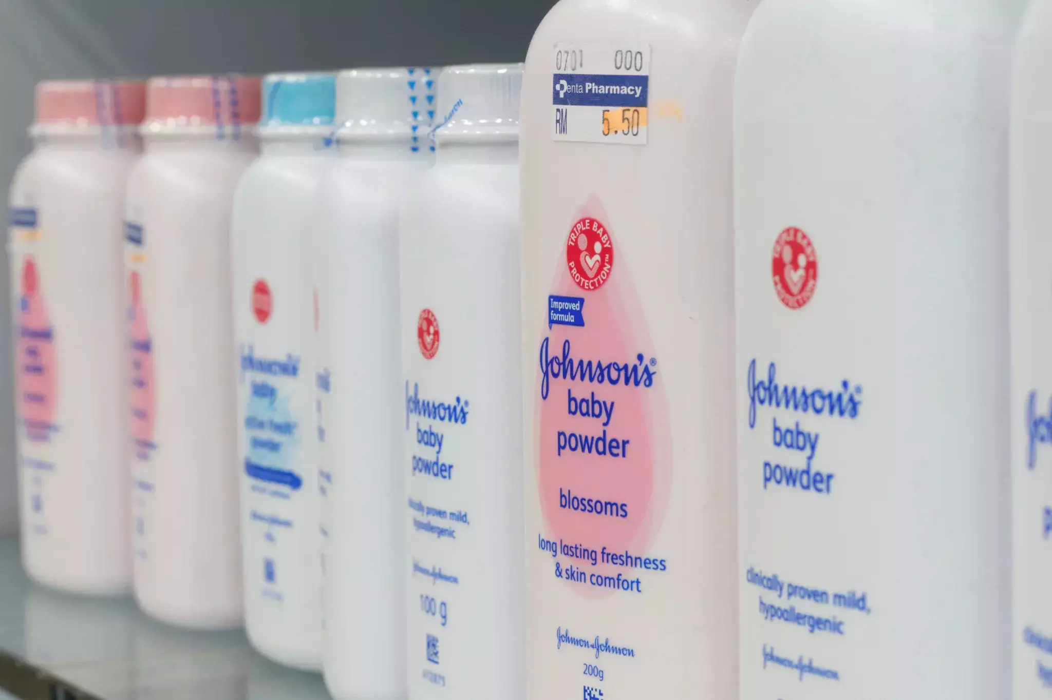 Bombay High Court allows Johnson & Johnson to manufacture and sell baby powder; quashes Maharashtra govt order revoking its license