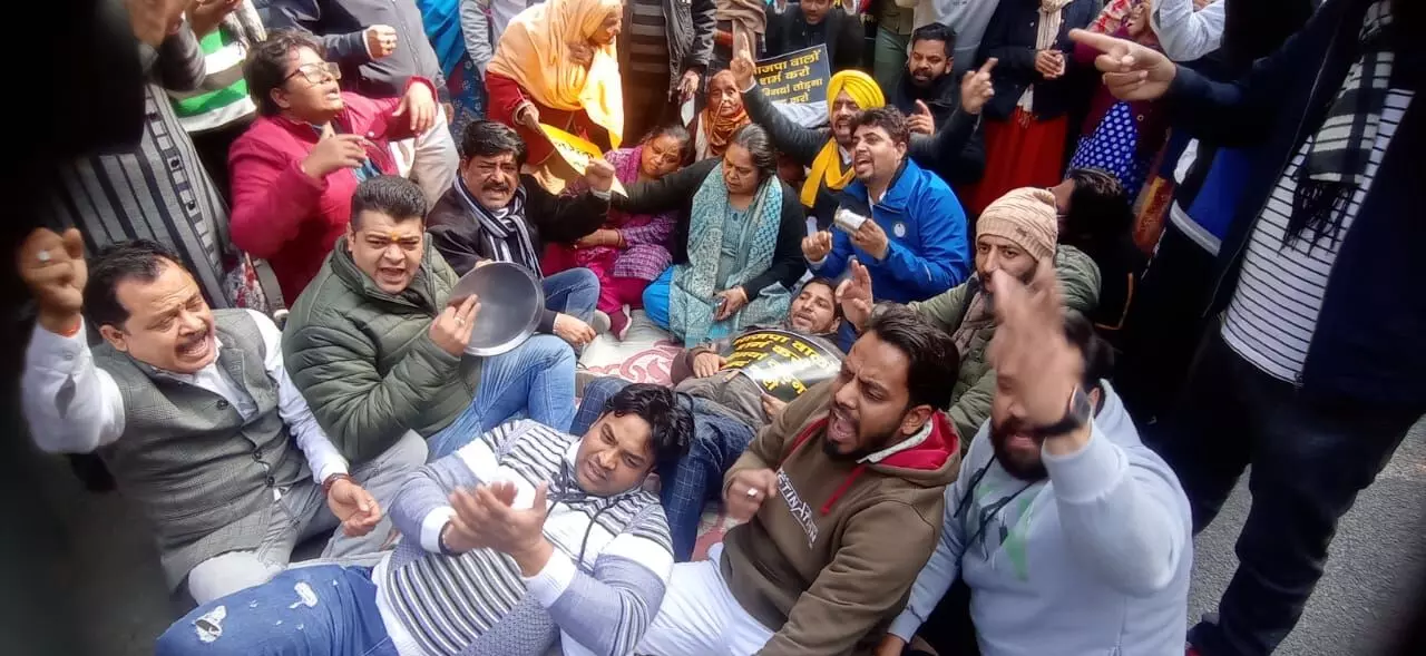 AAP workers protest outside Delhi BJP office over PWDs Dhaula Kuan slum-demolition order