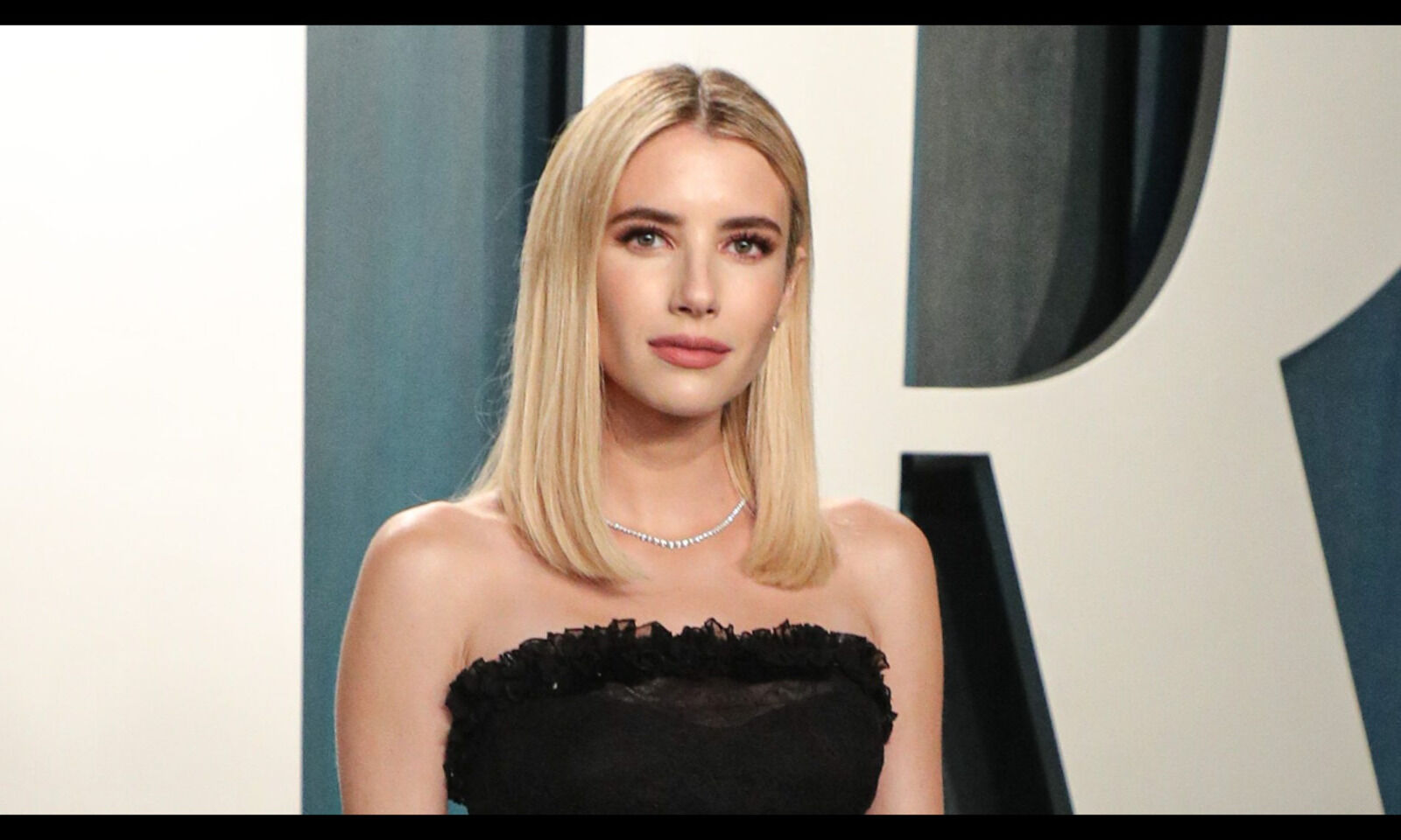 Tom Ellis and Emma Roberts to Lead Second Wife at Hulu