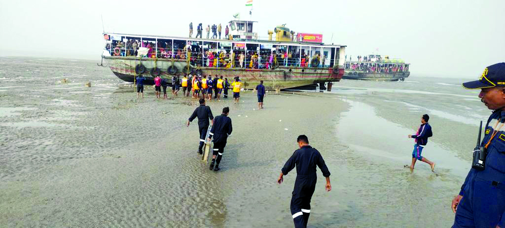 Indian Coast Guard rescues 511 Gangasagar pilgrims stranded at sea