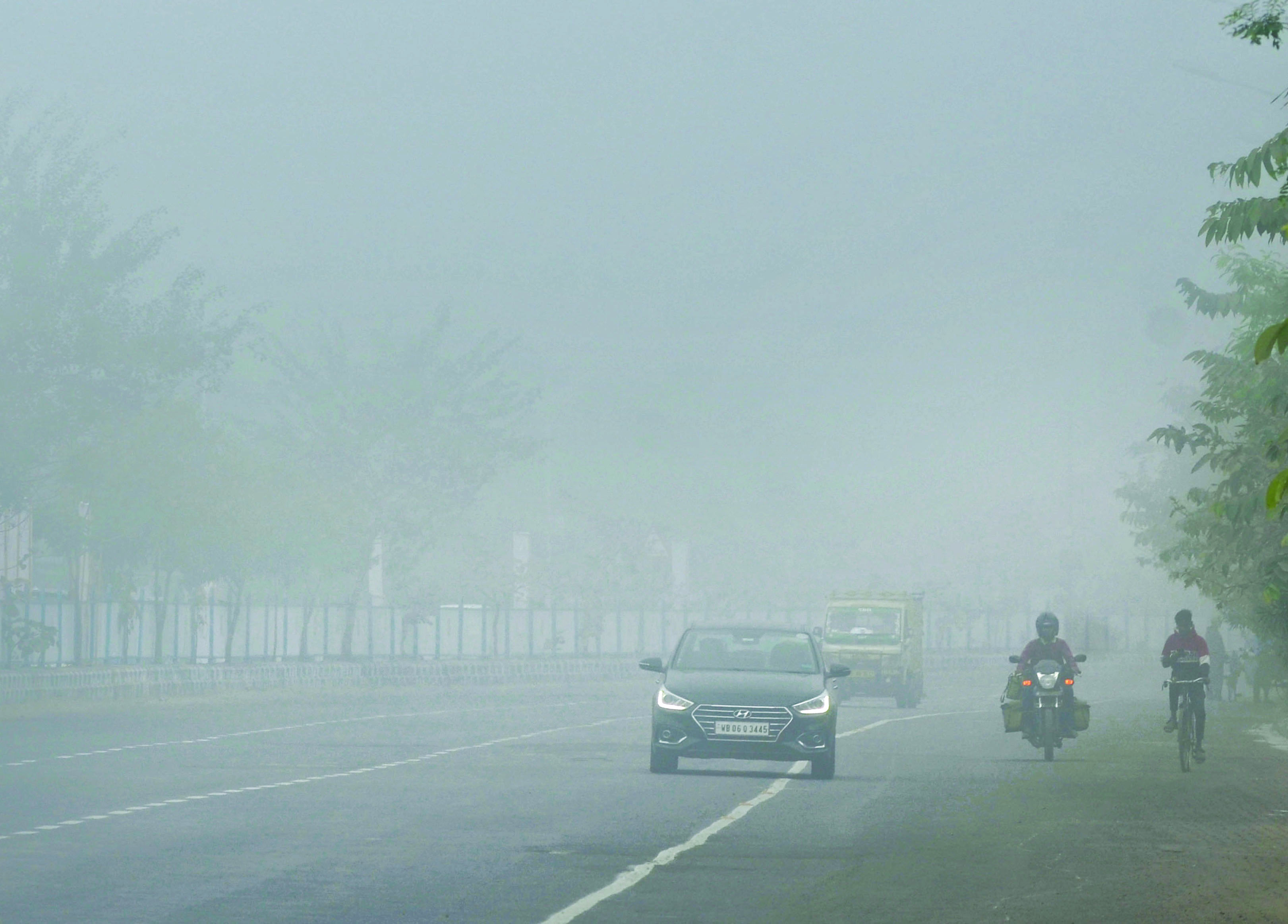 Temp dips by 3ºC; fog alert issued in South Bengal dists