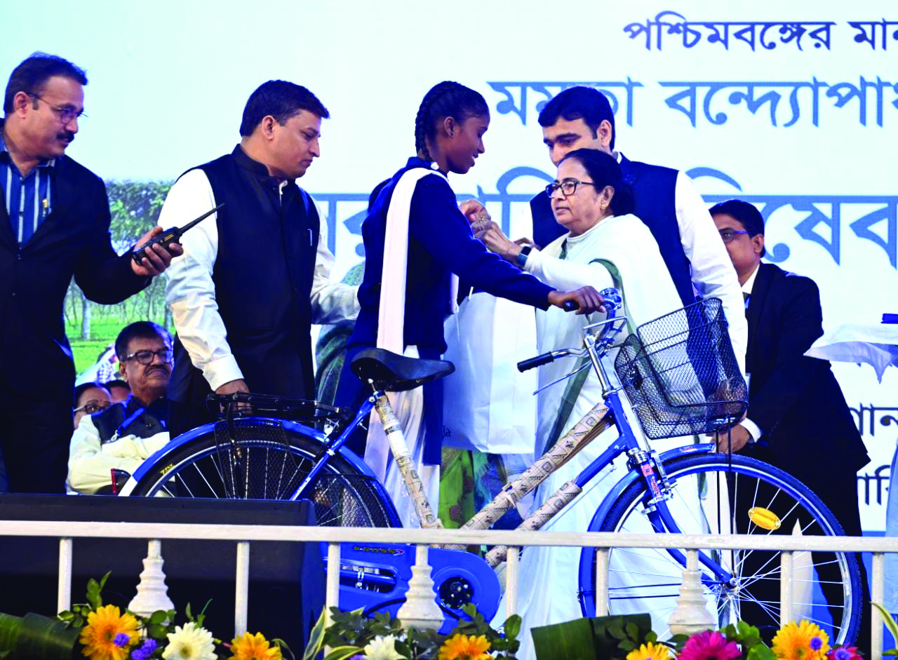 CM opens projects of Rs 260.64 cr, launches ‘Medhashree Scholarship’ CM opens projects of Rs 260.64 cr, launches ‘Medhashree Scholarship’