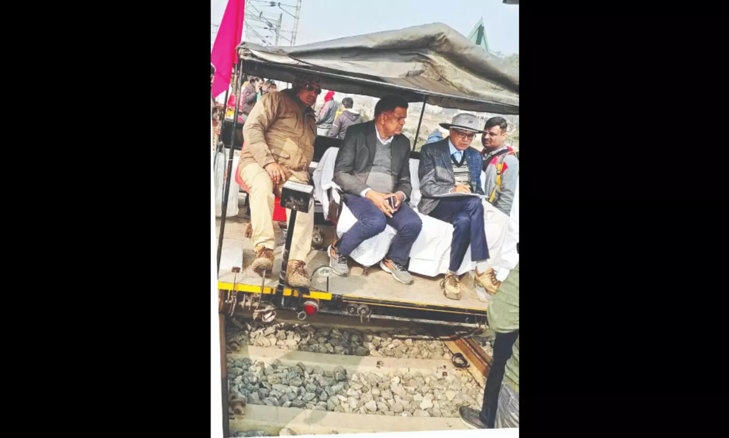 Safety Commissioner (Rlys) inspects Narkatiaganj-Amolwa railway section