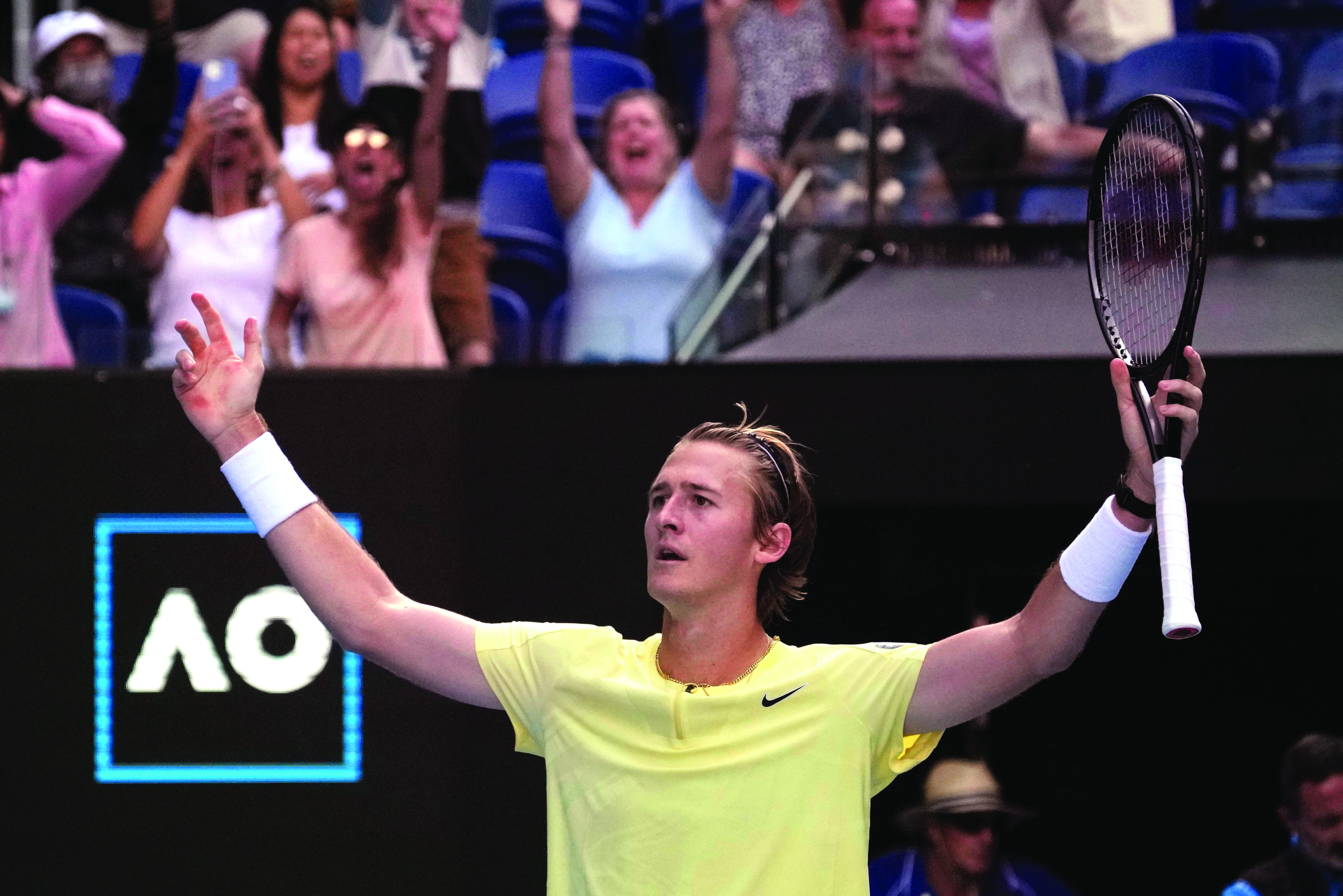 Swiatek, Gauff lose at Australian Open; Korda in first Slam QF