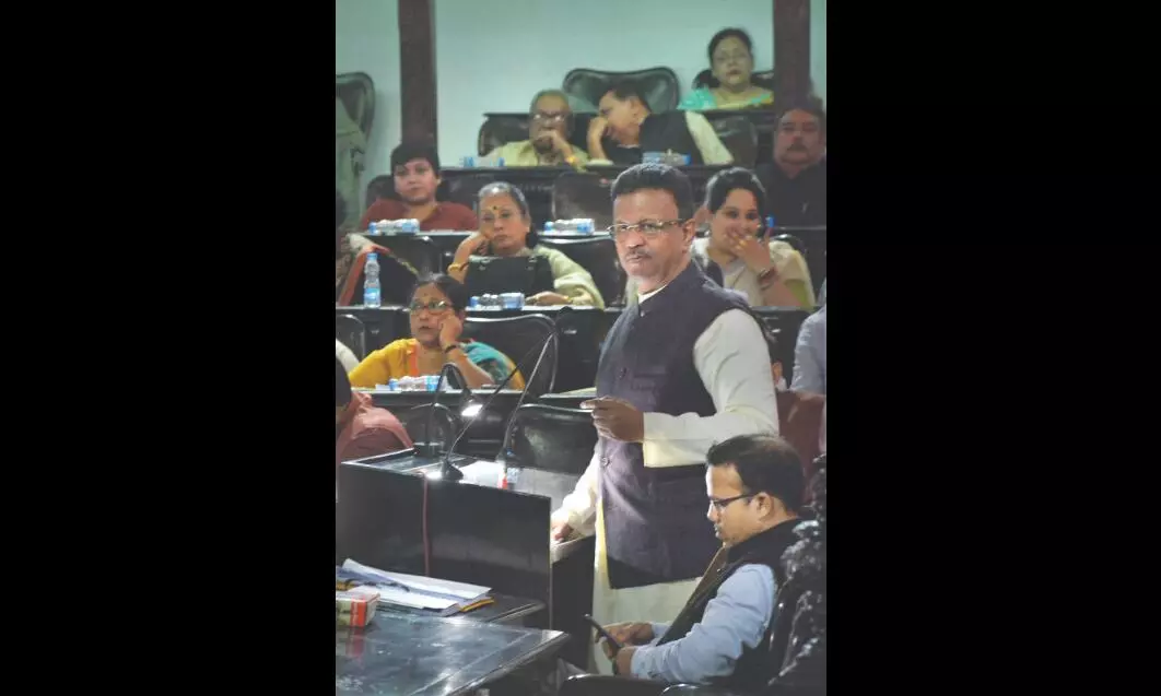 Hakim to visit all civic bodies across state to ensure amenities reach each resident Hakim to visit all civic bodies across state to ensure amenities reach each resident