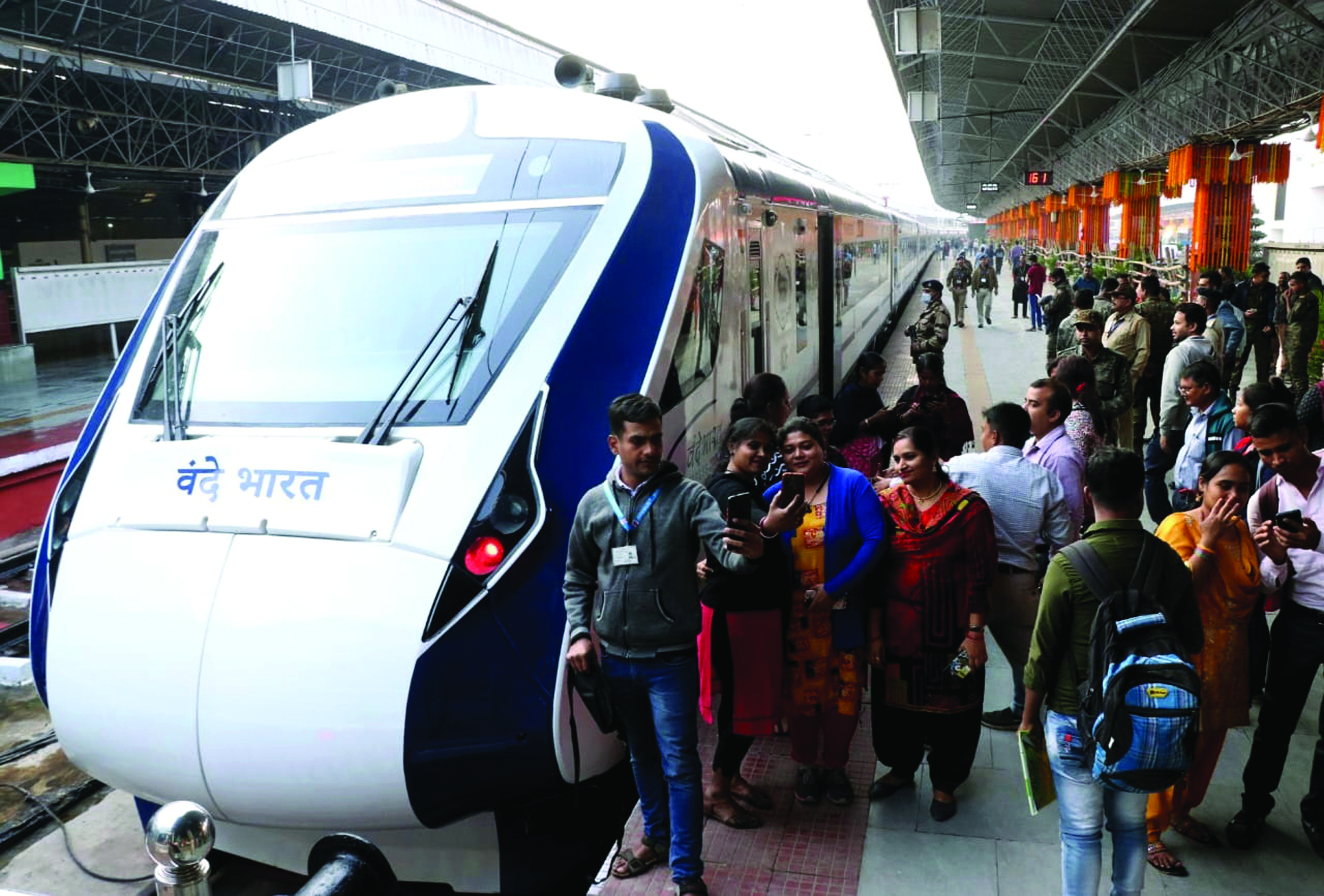 ‘Vande Bharat Exp between Howrah & Puri likely to be launched in Feb’ ‘Vande Bharat Exp between Howrah & Puri likely to be launched in Feb’