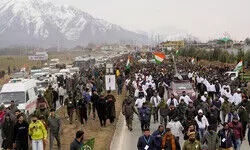 Rahul Gandhi resumes final lap of Bharat Jodo Yatra Rahul Gandhi resumes final lap of Bharat Jodo Yatra