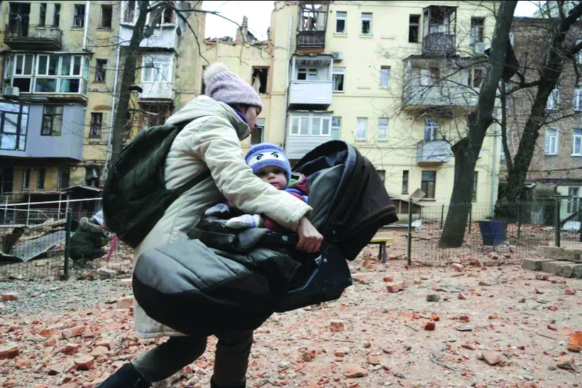 Russian shelling kills 5 in tough Ukraine combat