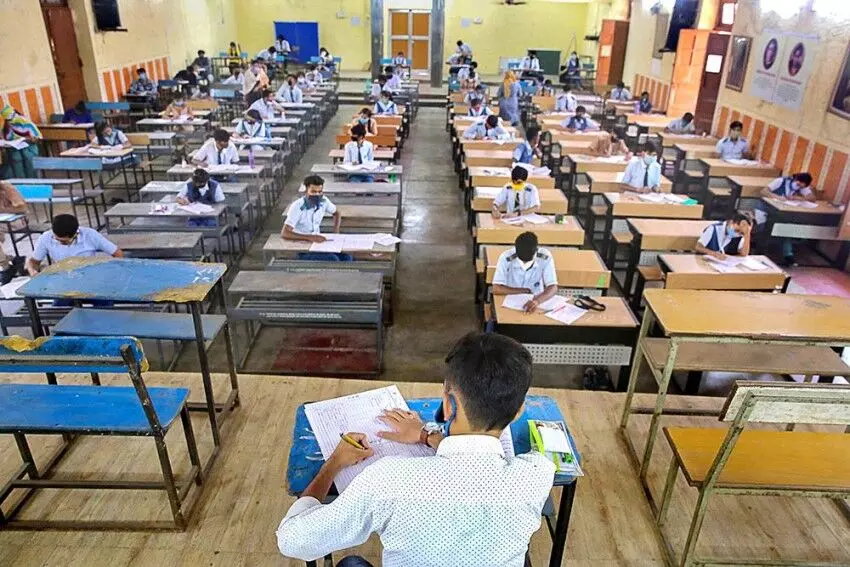 SC to hear on Feb 6 plea against HC order on exemption to students from writing Tamil paper in class 10 Board exams SC to hear on Feb 6 plea against HC order on exemption to students from writing Tamil paper in class 10 Board exams