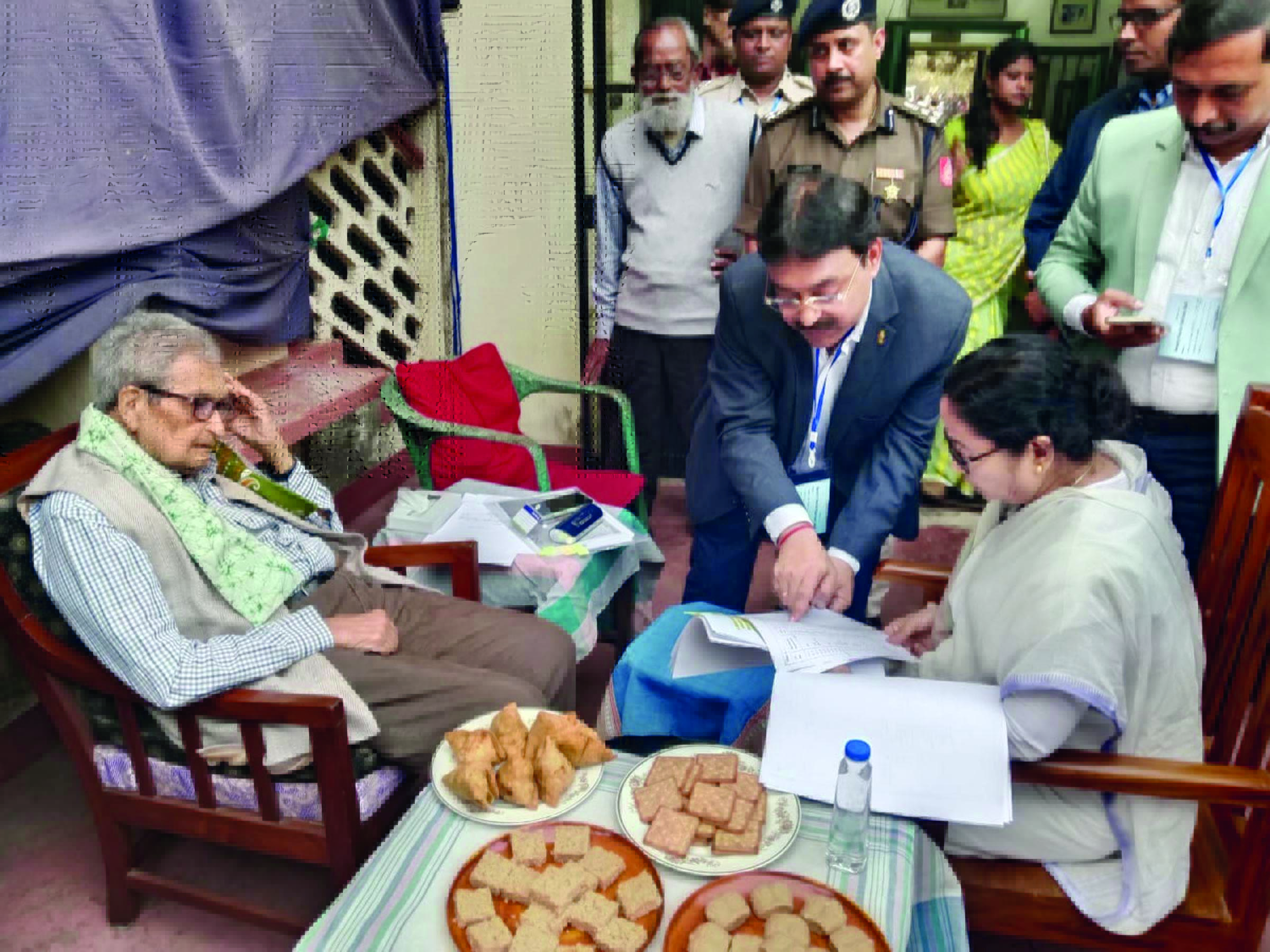 Land controversy a ploy by BJP to insult Amartya Sen: Mamata