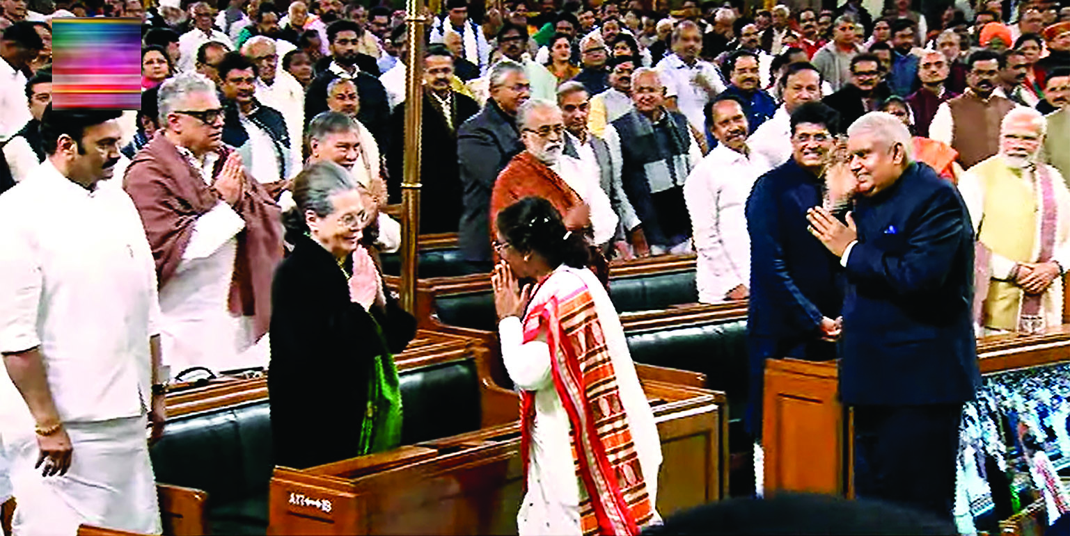 Sonia Gandhi attends Parliament as senior Cong leaders stuck in Kashmir