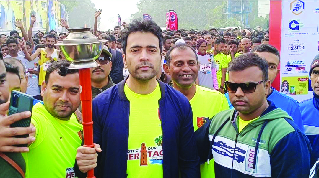 Malda: Thousands take part in marathon to preserve history of dist & mangoes