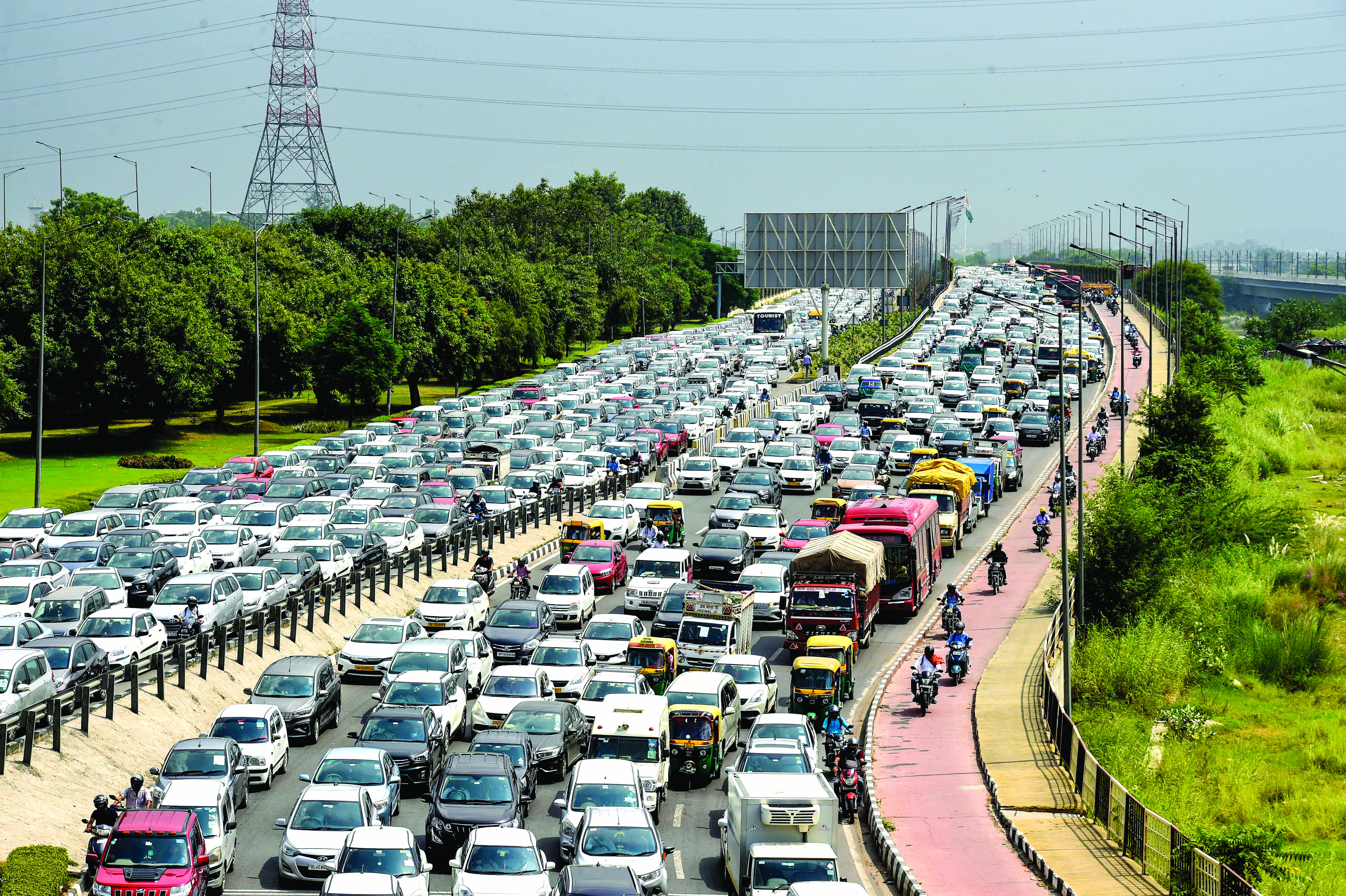 Auto, taxi drivers asked to wear uniform, warned of heavy fines upon violation